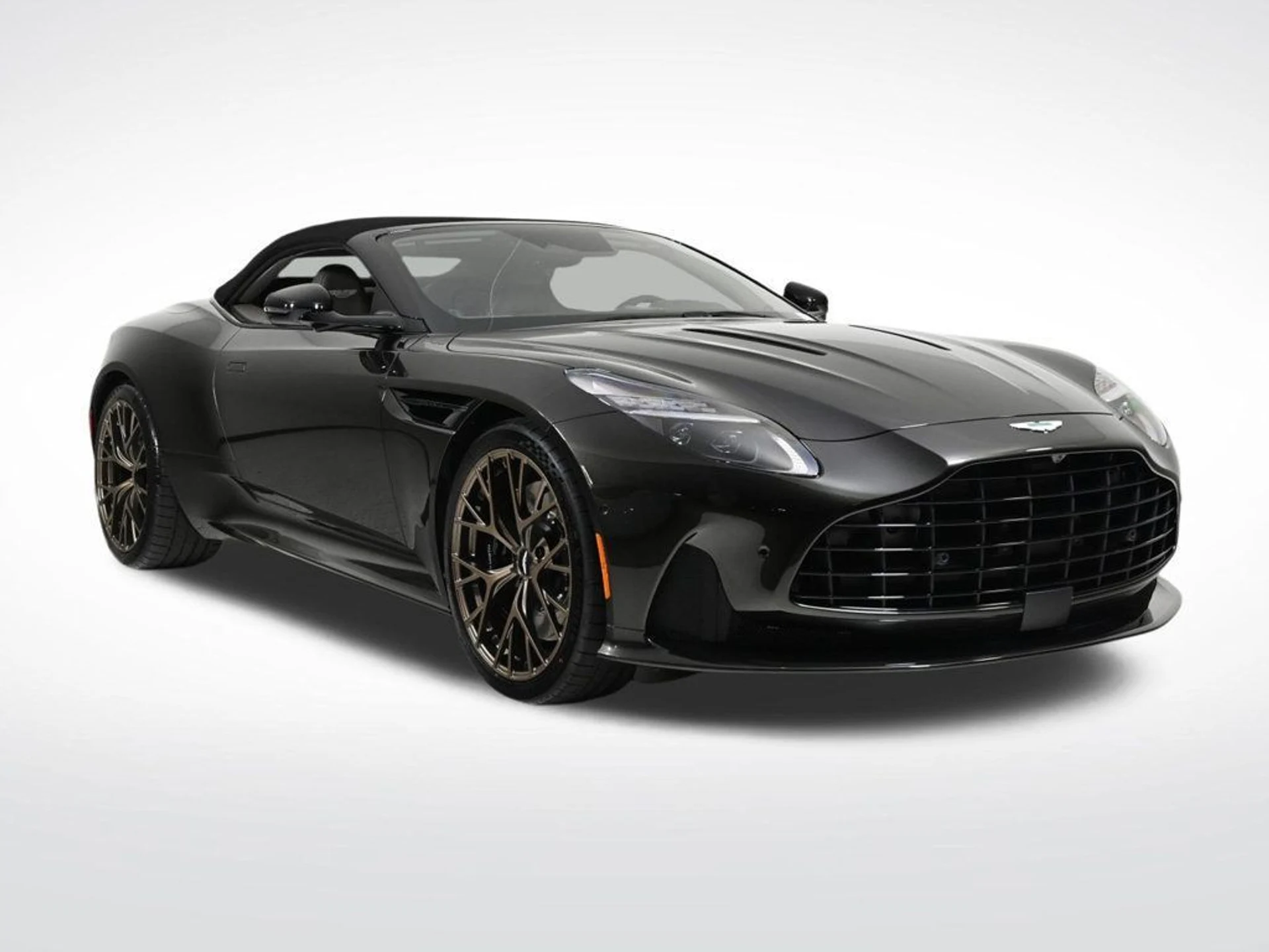 mph007_1150347398_new_2026_aston_martin_db12_11350_22928535_7_1024_be9aa56340