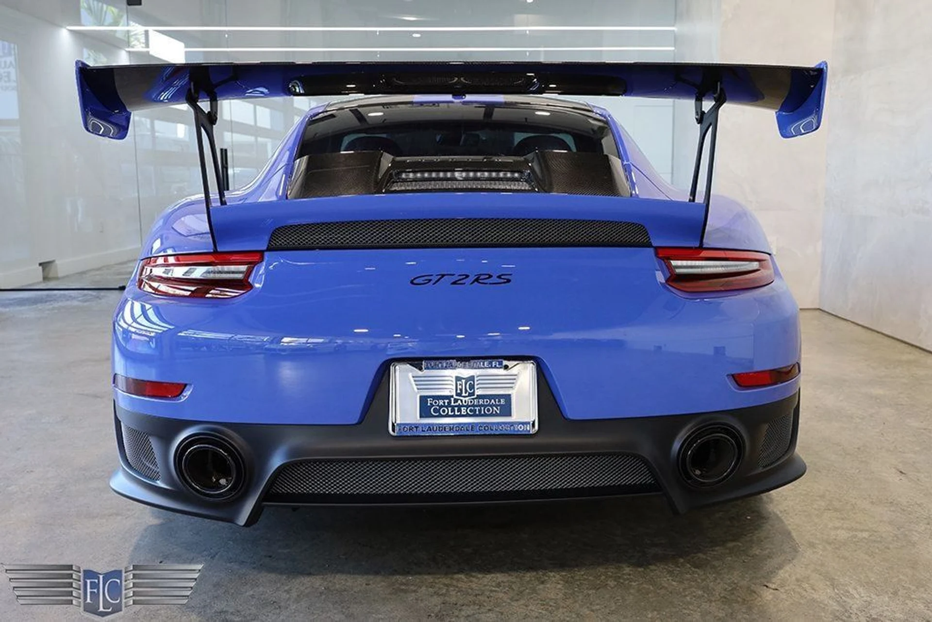 mph007_1161717304_used_2018_porsche_911_gt2rsweissach_9689_22919287_8_1024_9437fbd20b