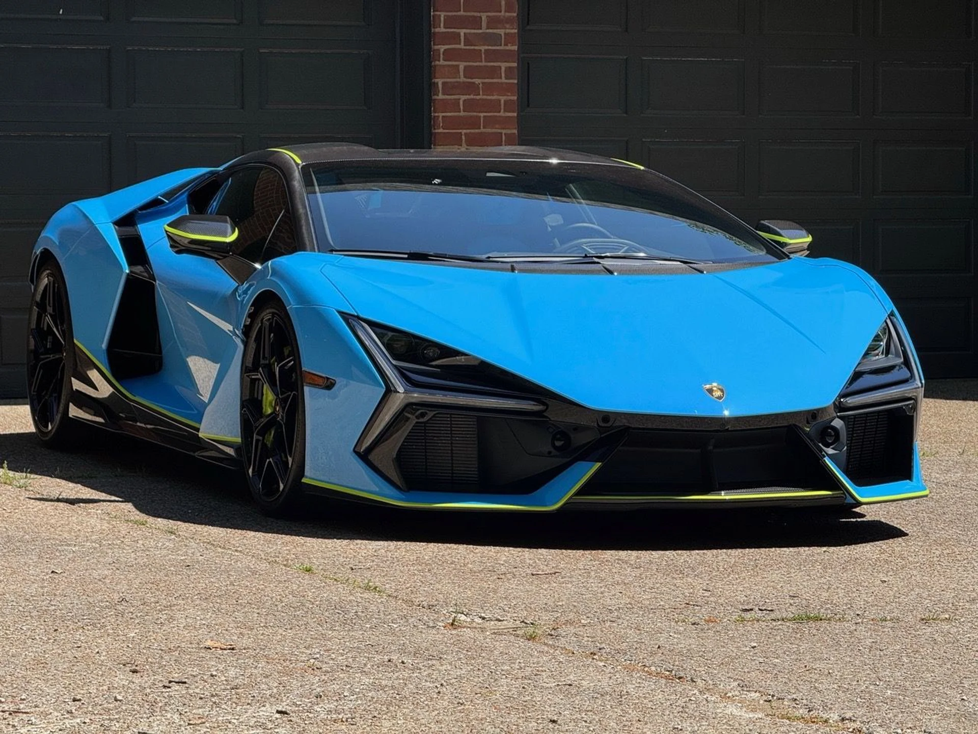 mph007_1172431990_Used_2024_Lamborghini_Revuelto_1778796224_a22a22144e