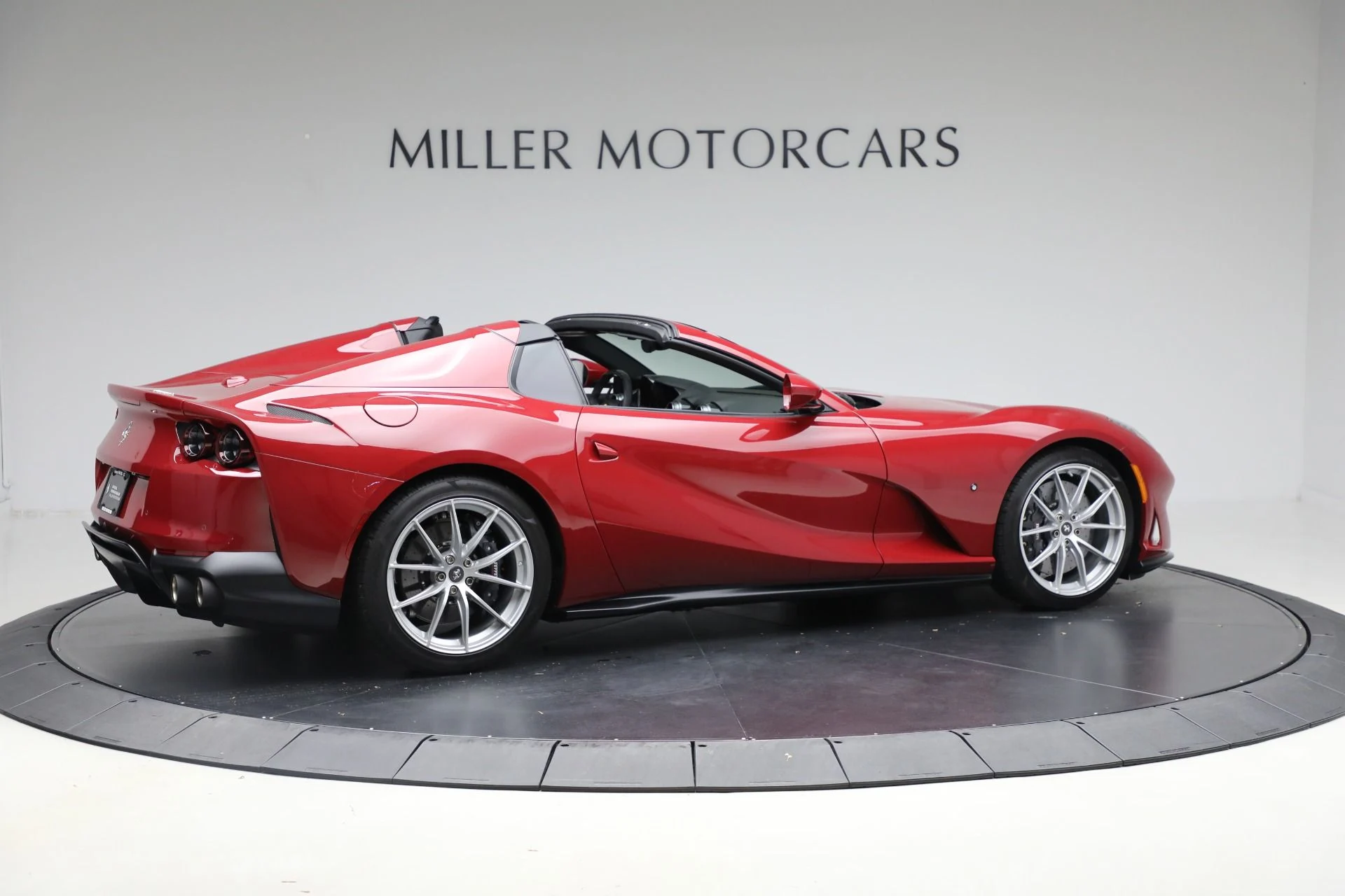 mph007_1176080715_Used_2022_Ferrari_812_GTS_1760729504_77c03994e7