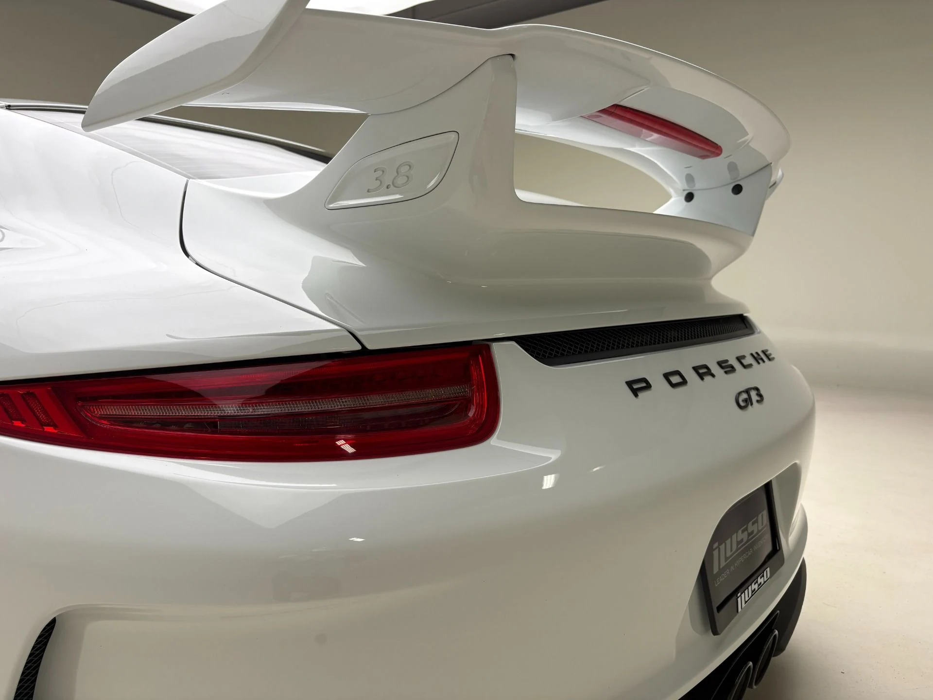 mph007_118076190_Used_2015_Porsche_911_GT_3_1777923554_a0a67bfd8a