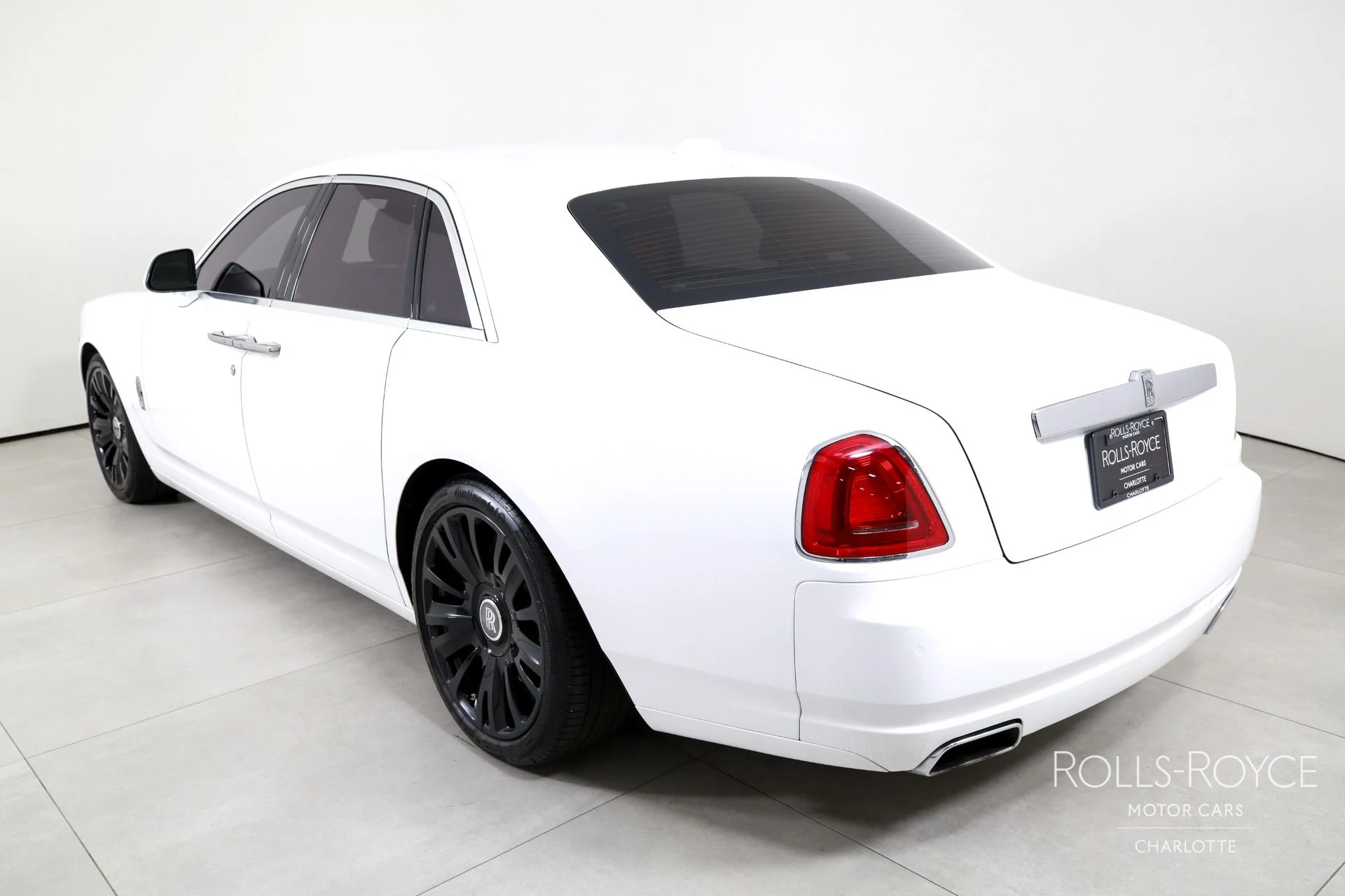 mph007_1182925498_Used_2019_Rolls_Royce_Ghost_1783112154_37b0b9031c