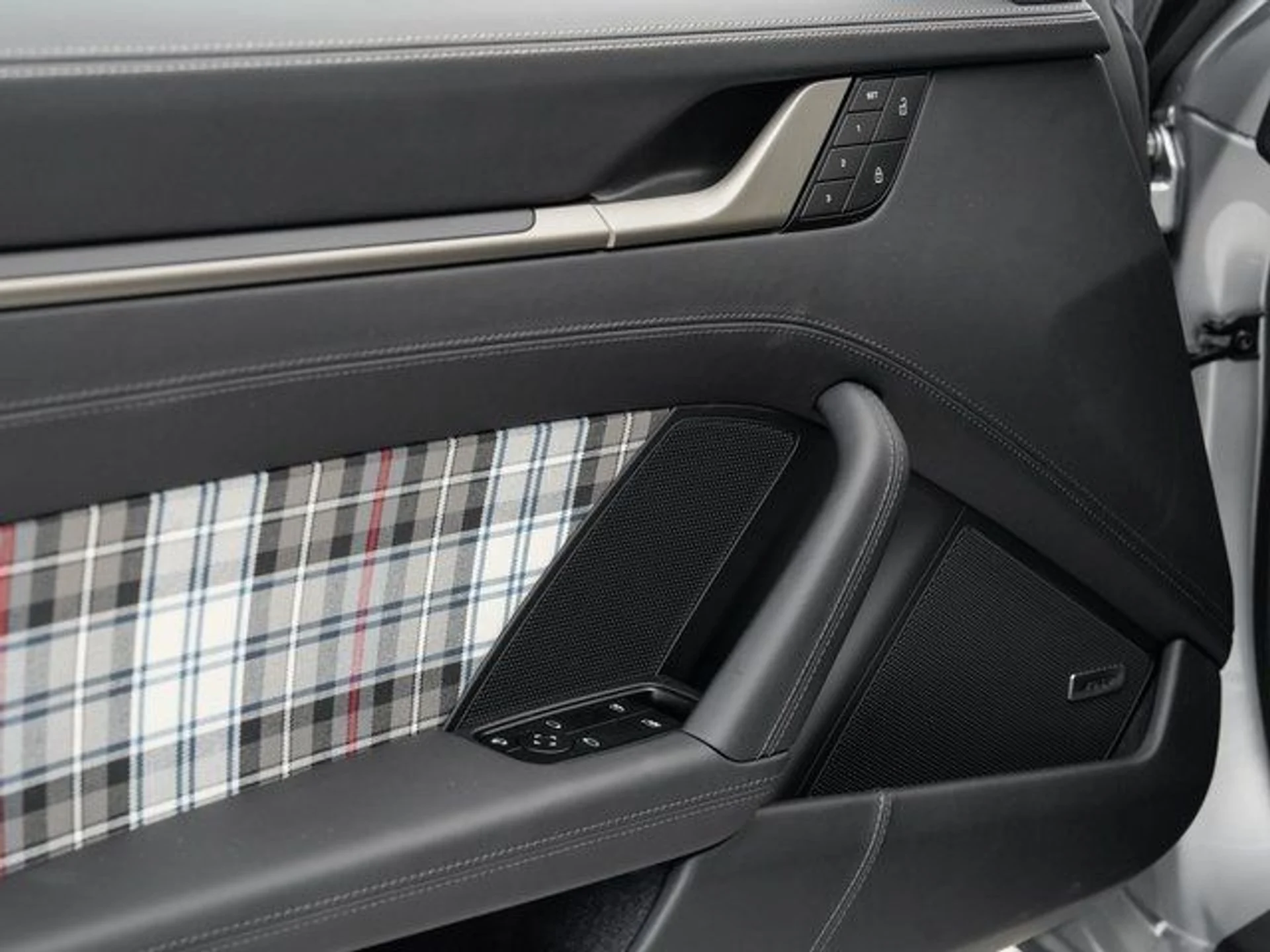 mph007_118993789_99261002d7985972b666a33b11899d31_2e432b7f0b