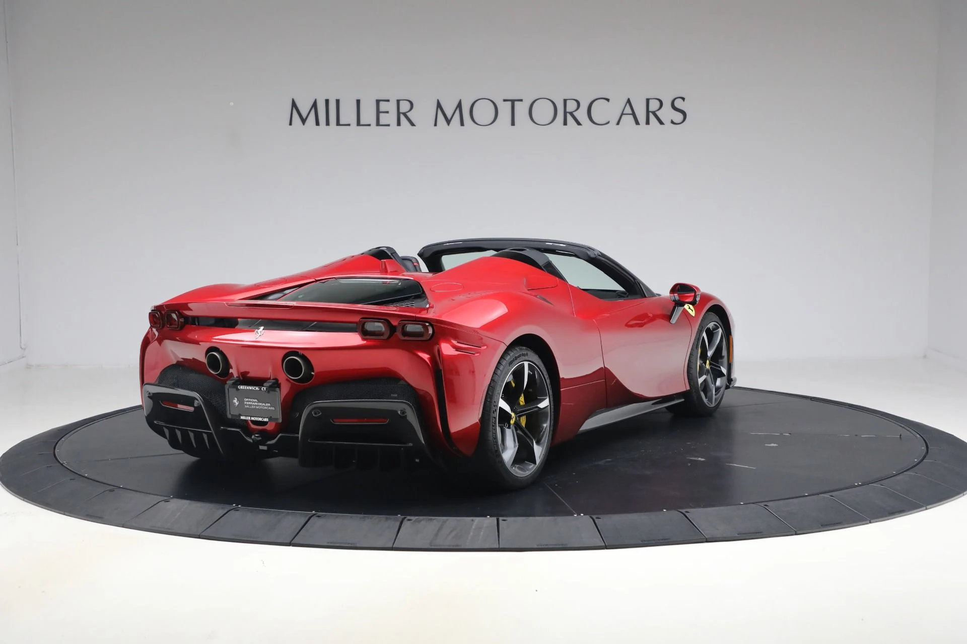 mph007_1198693045_Used_2024_Ferrari_SF_90_Spider_1789161523_04d632e95e