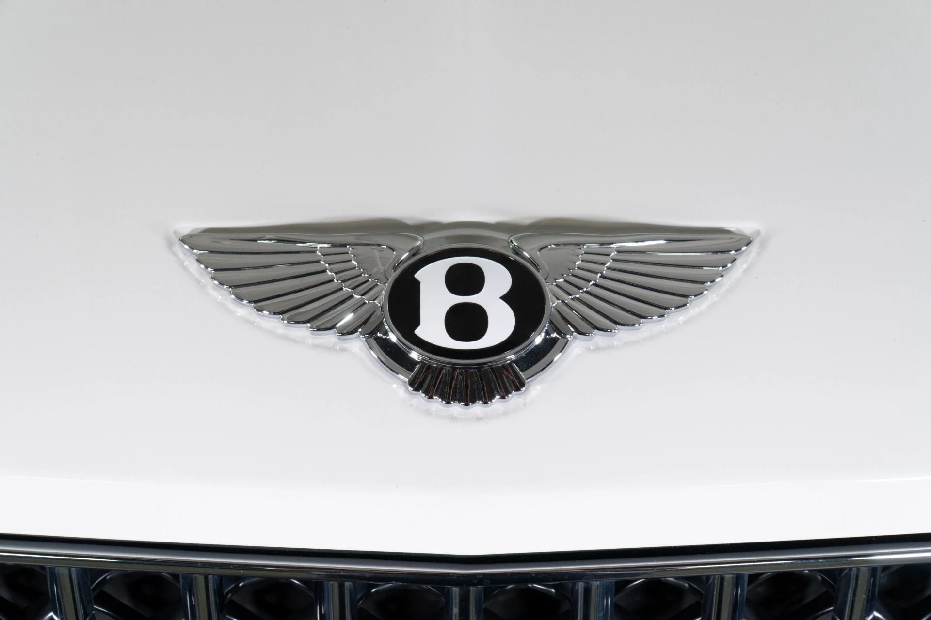 mph007_1208583547_New_2026_Bentley_Bentayga_AZURE_1777652825_22e89047b7