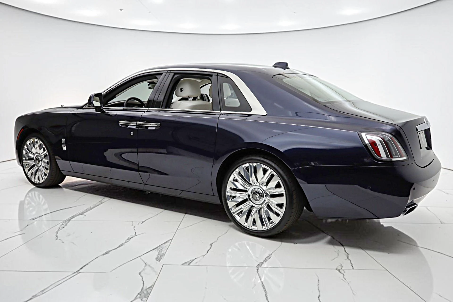 mph007_1216079267_New_2025_Rolls_Royce_Ghost_LEASE_OPTIONS_AVAILABLE_ffed97cfe4