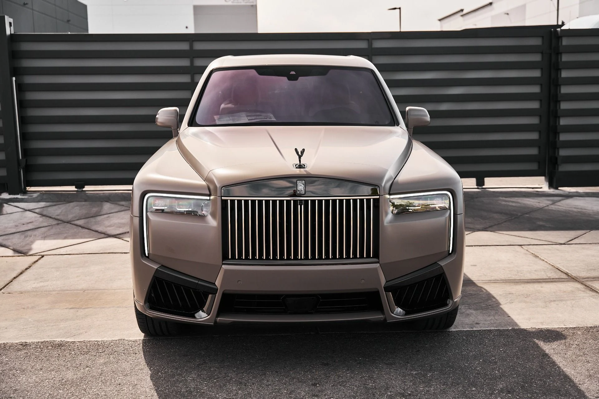 mph007_1219984264_Used_2026_Rolls_Royce_Cullinan_Black_Badge_1776556879_2d226a8b76