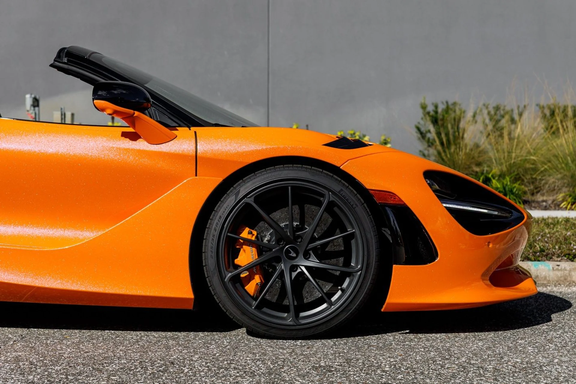 mph007_1221872428_515_p8_l_8cbf43cf30