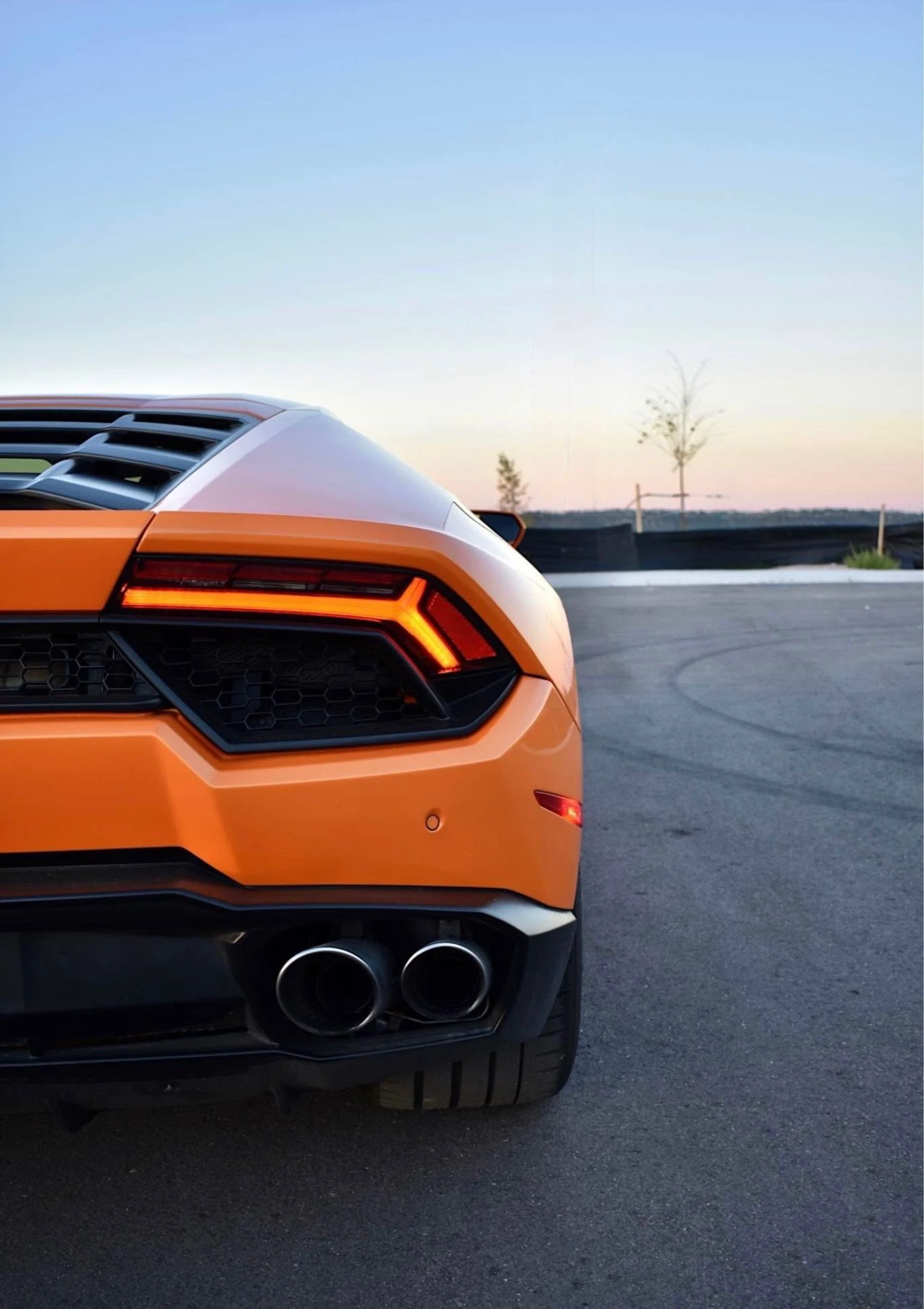 mph007_1222774428_Used_2017_Lamborghini_Huracan_LP_580_2_1760977129_510287be08