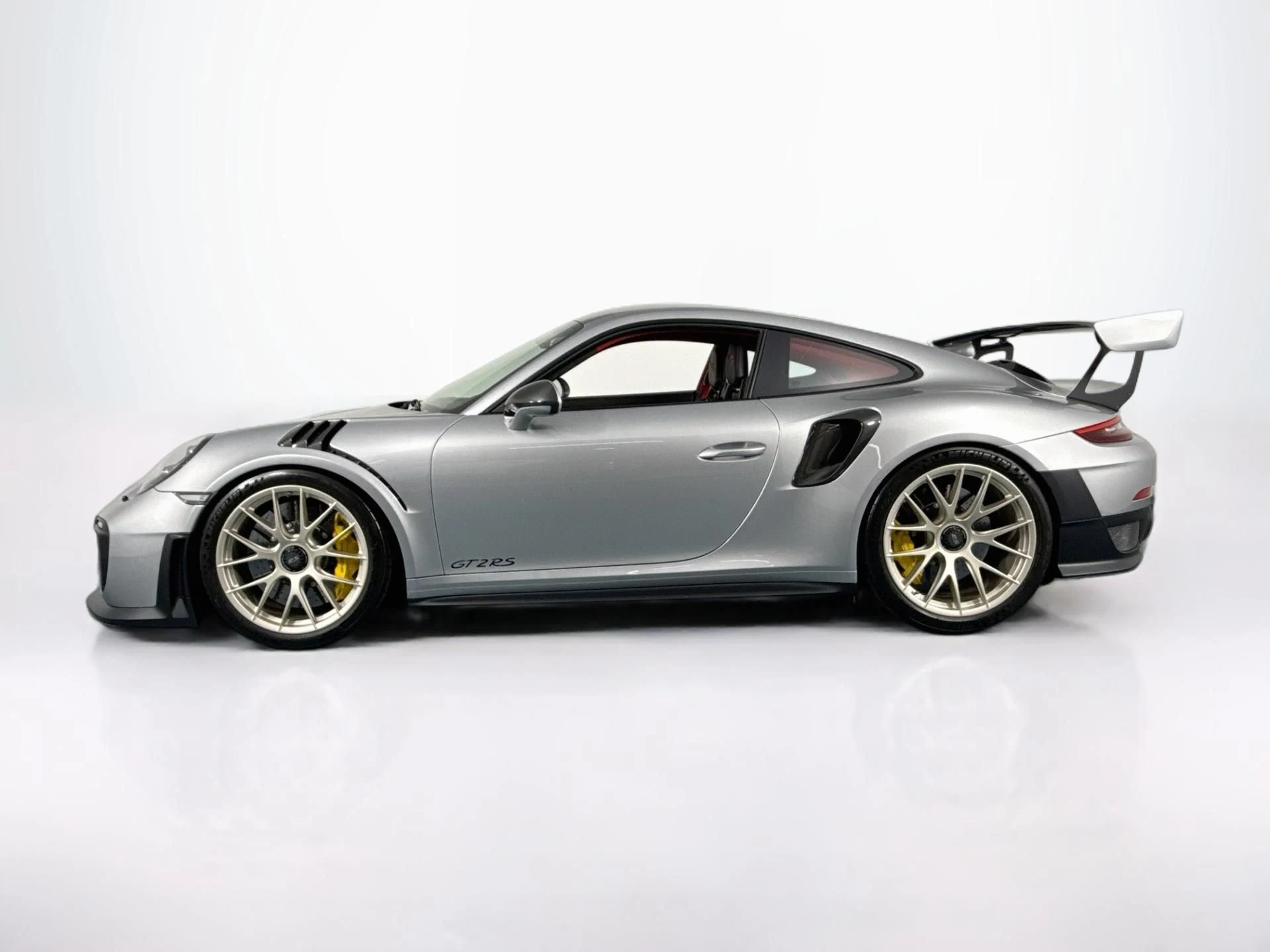 mph007_1225113458_Used_2018_Porsche_911_GT_2_RS_1785871759_94aa55c96c