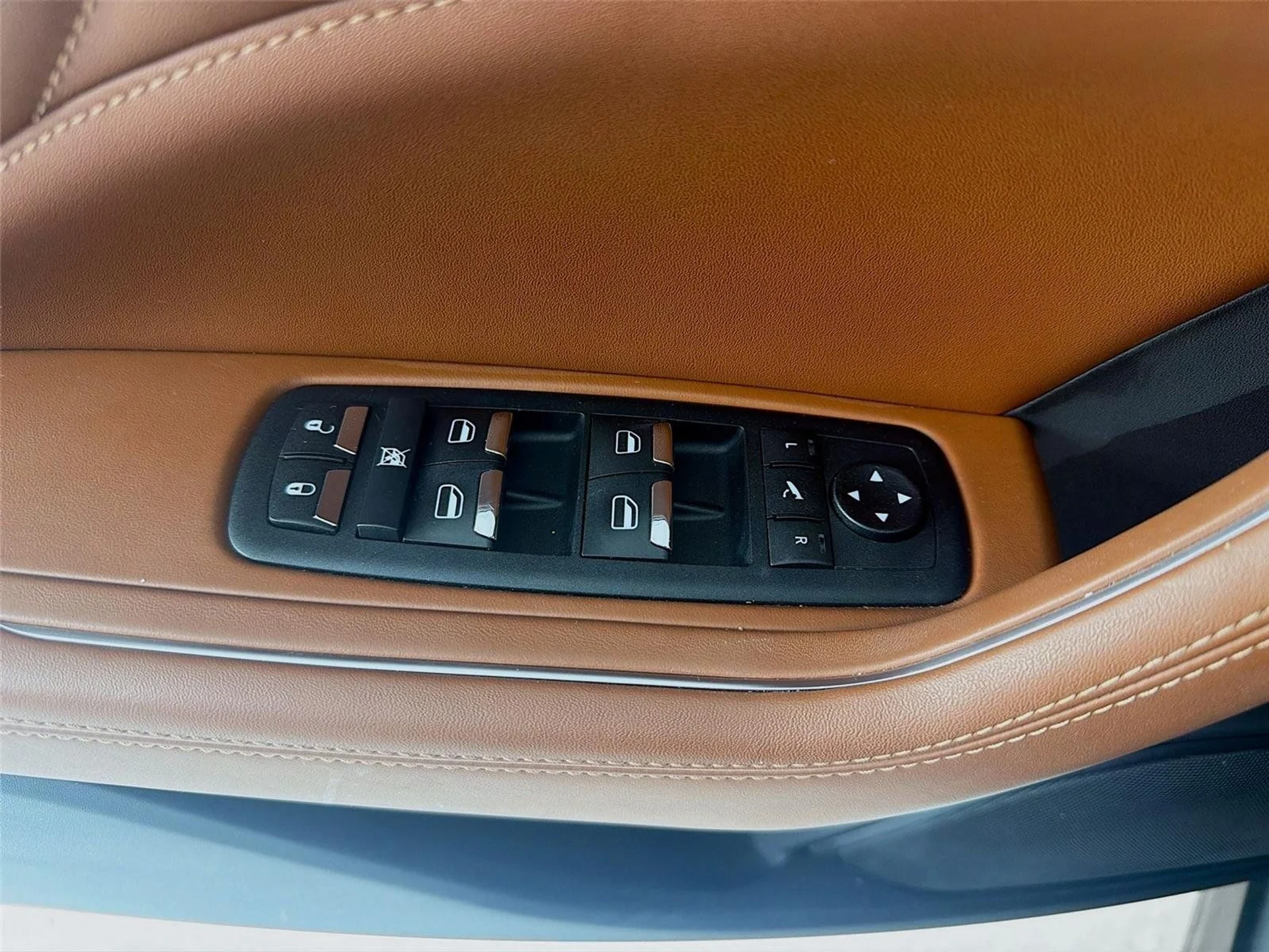 mph007_1236790536_fdd0e91f72f1e9e772fa9e5bd35a0f06_34f8824f79