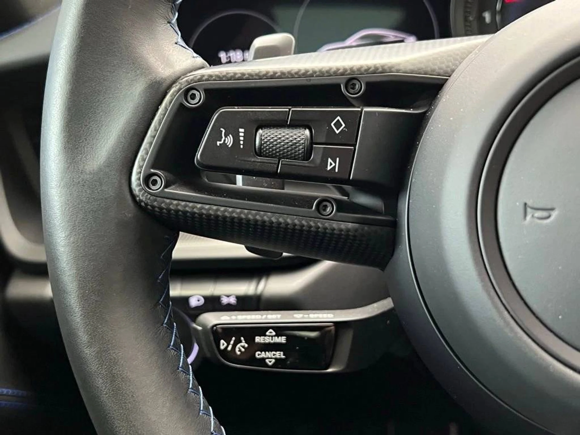 mph007_123825389_1280_9e6a057f75