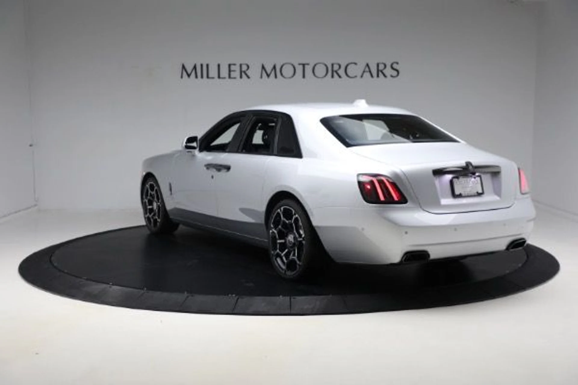 mph007_1239192075_New_2025_Rolls_Royce_Black_Badge_Ghost_16558312b7