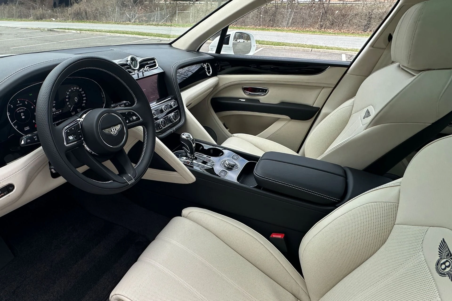 mph007_1260258370_New_2026_Bentley_Bentayga_V8_1775834821_9a074fce58