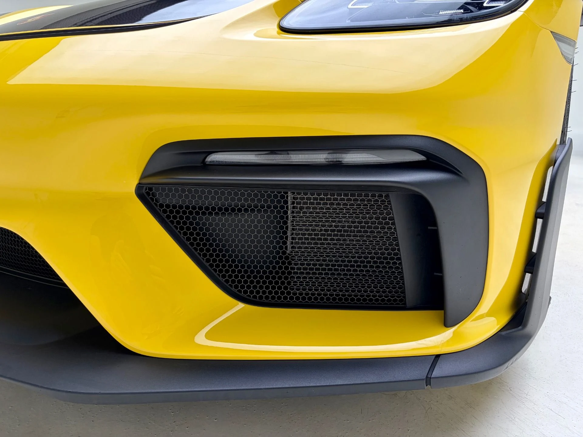 mph007_1275447755_Used_2023_Porsche_718_Cayman_GT_4_RS_1777938797_984fc5ea93
