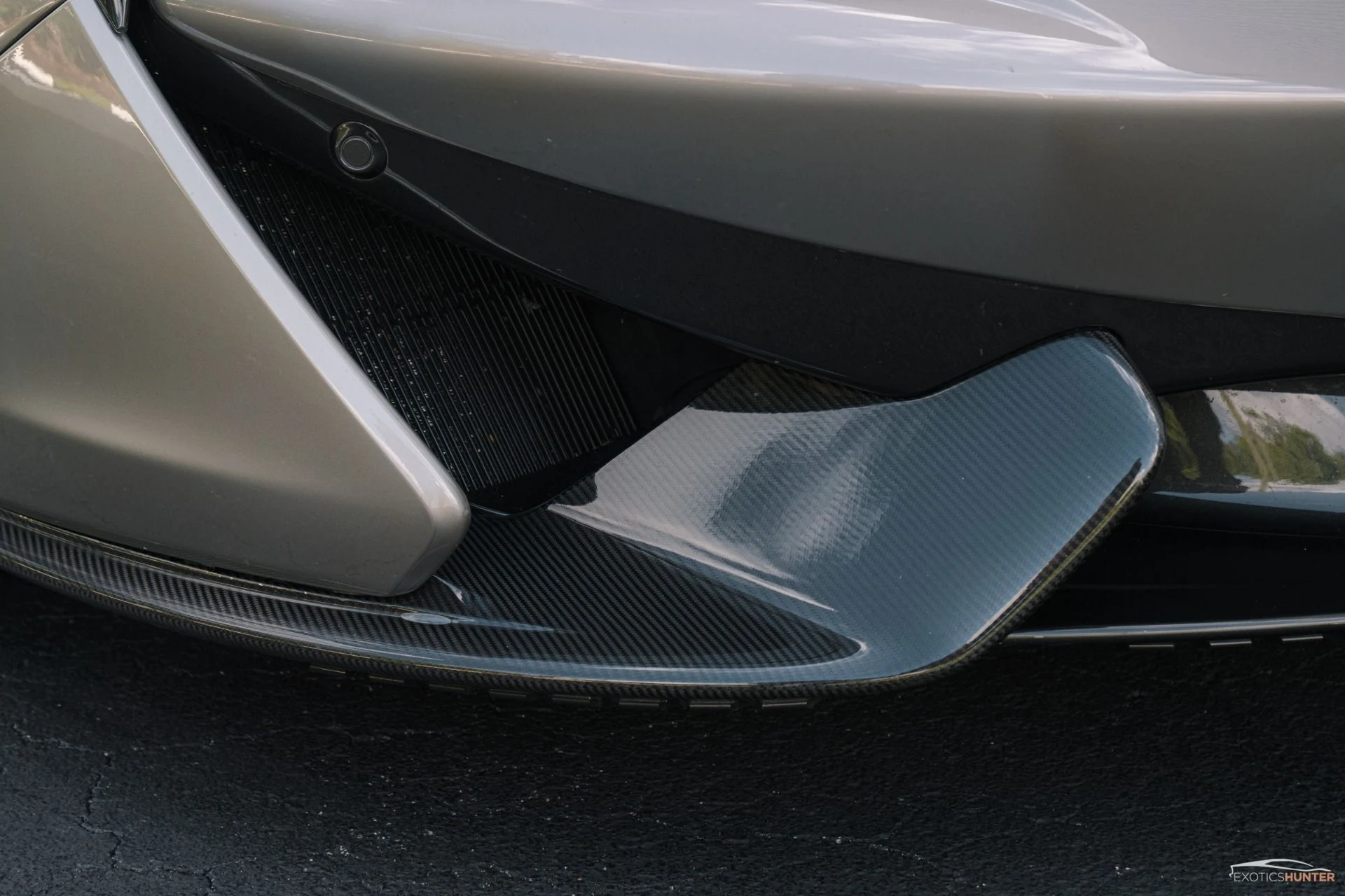 mph007_1279868610_Used_2016_Mc_Laren_570_S_in_Blade_Silver_w_Exterior_Carbon_1761343757_f715083eac