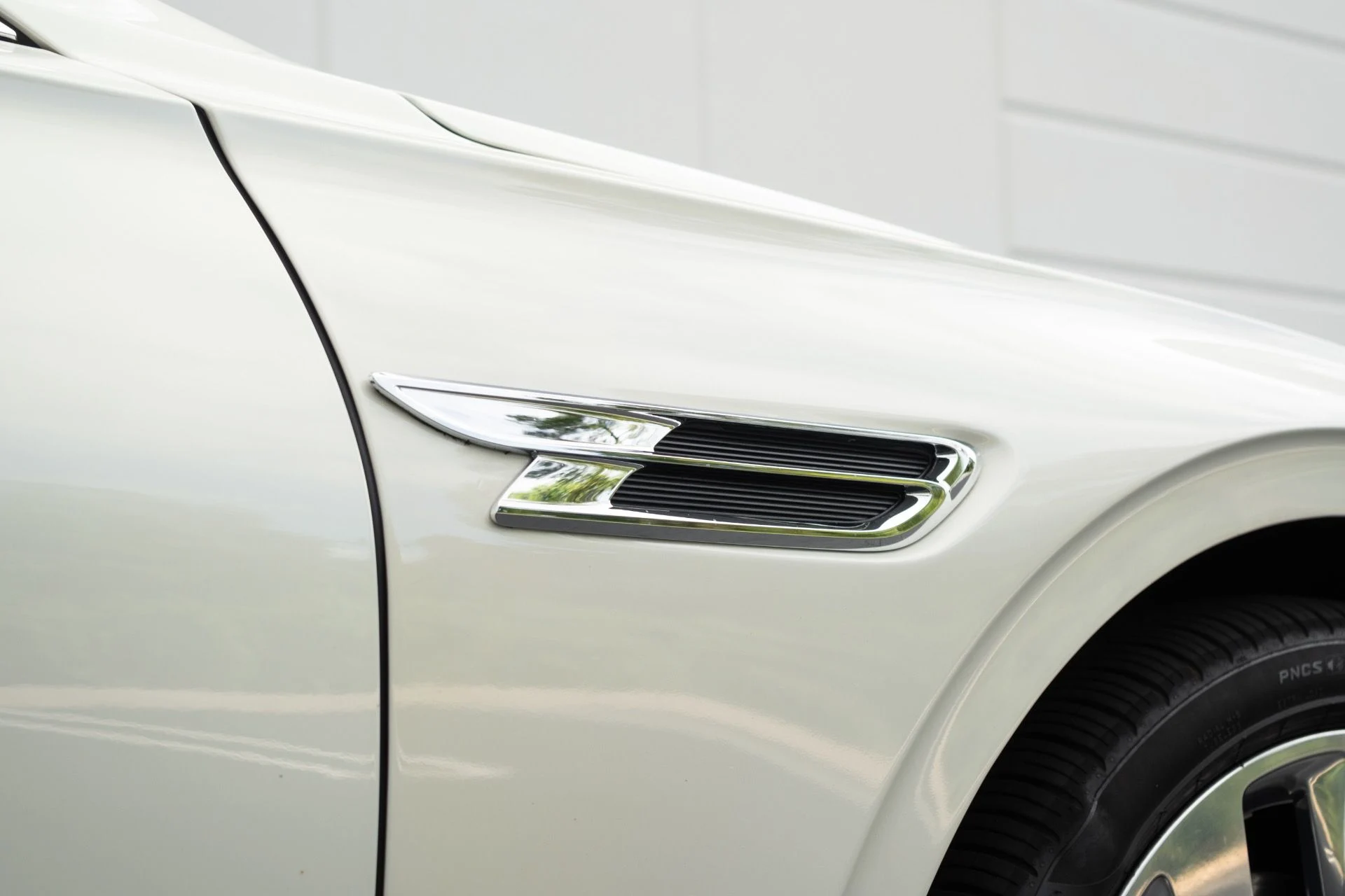 mph007_128896810_Used_2021_Bentley_Flying_Spur_W12_1764866483_c88fb386ef