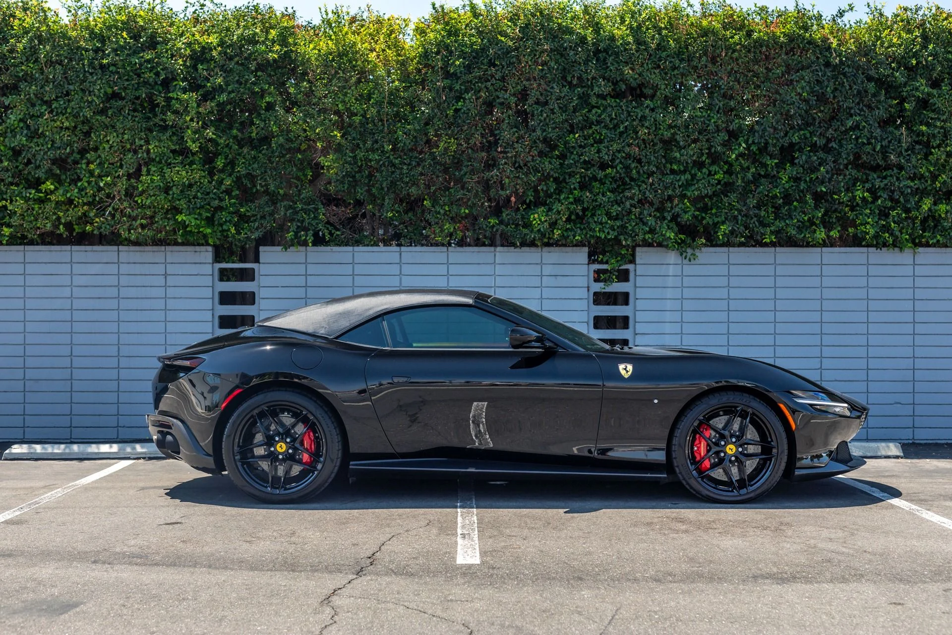 mph007_130761664_Used_2024_Ferrari_Roma_Spider_1754957598_bf28cbcd69