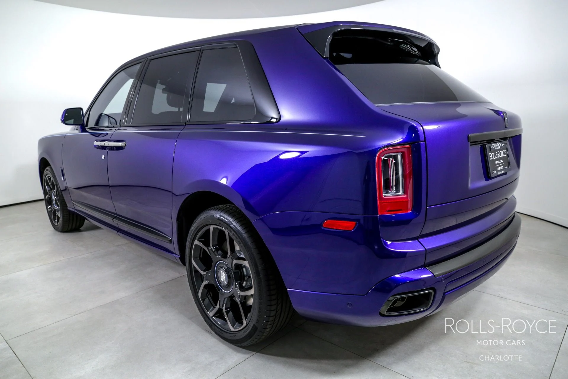 mph007_1311025118_Used_2024_Rolls_Royce_Black_Badge_Cullinan_BLUE_SHADOW_1726069431_836c219071