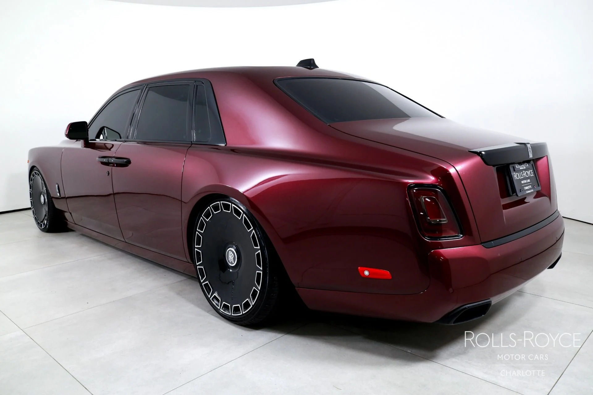 mph007_131112732_Used_2019_Rolls_Royce_Phantom_1786657076_ca5b61053c