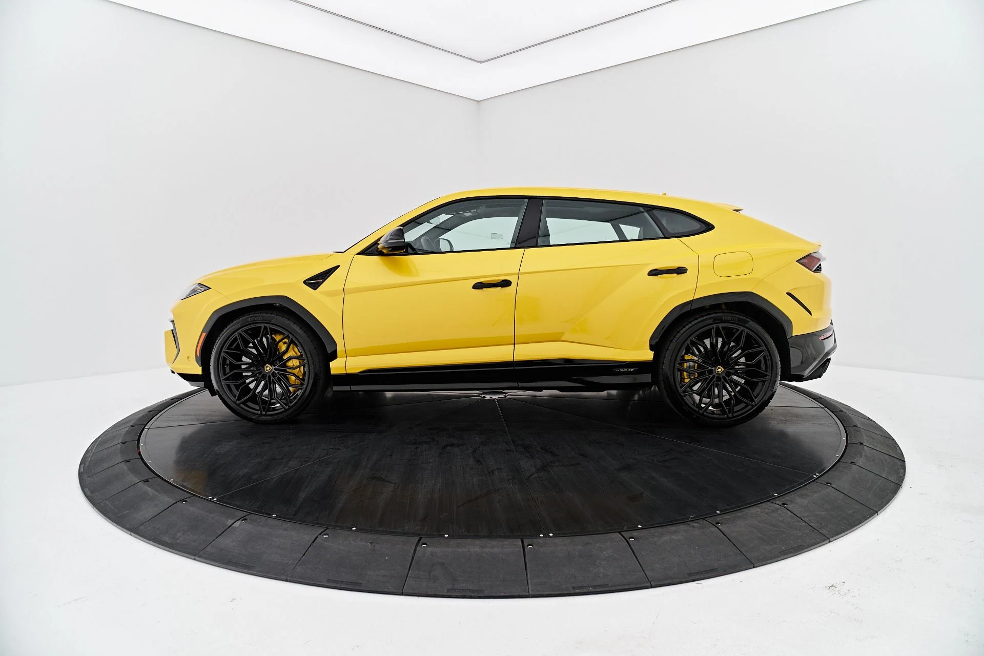 mph007_131454302_Used_2025_Lamborghini_Urus_SE_1788049830_a0cba9abeb