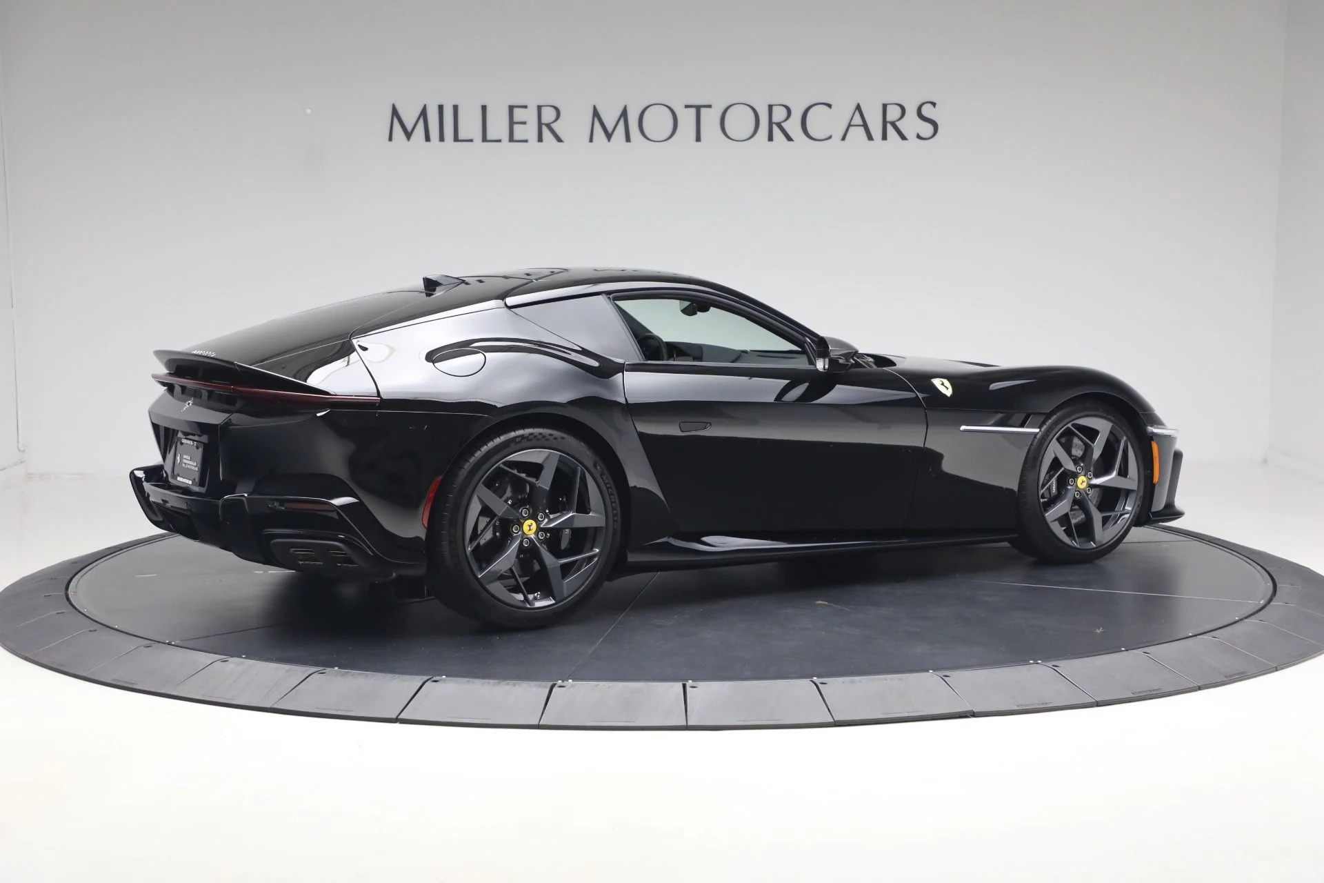 mph007_1323893459_Used_2025_Ferrari_12_Cilindri_1784639089_95cc269408