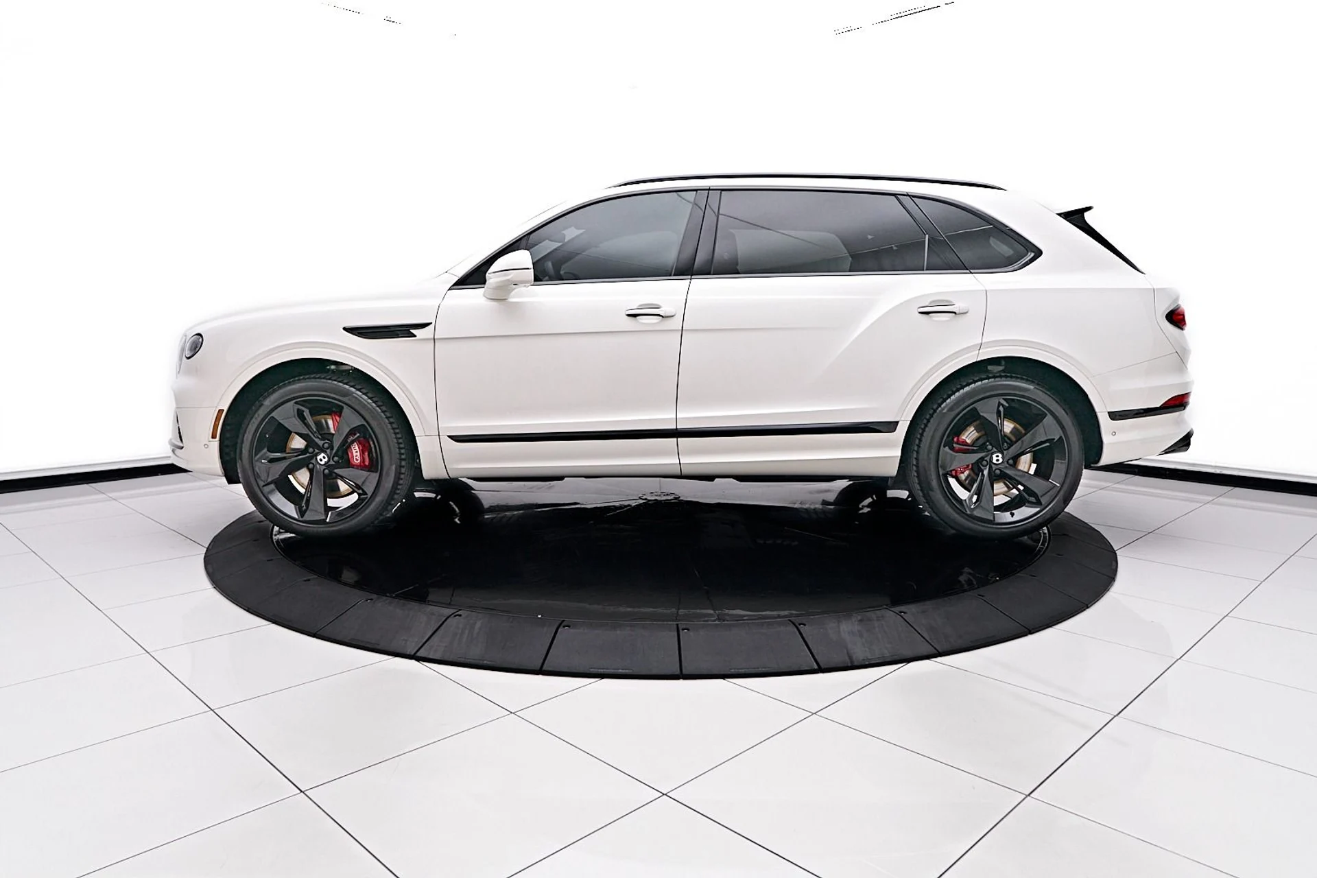 mph007_1325943279_Used_2023_Bentley_Bentayga_EWB_Azure_1745273088_b4e8e70943