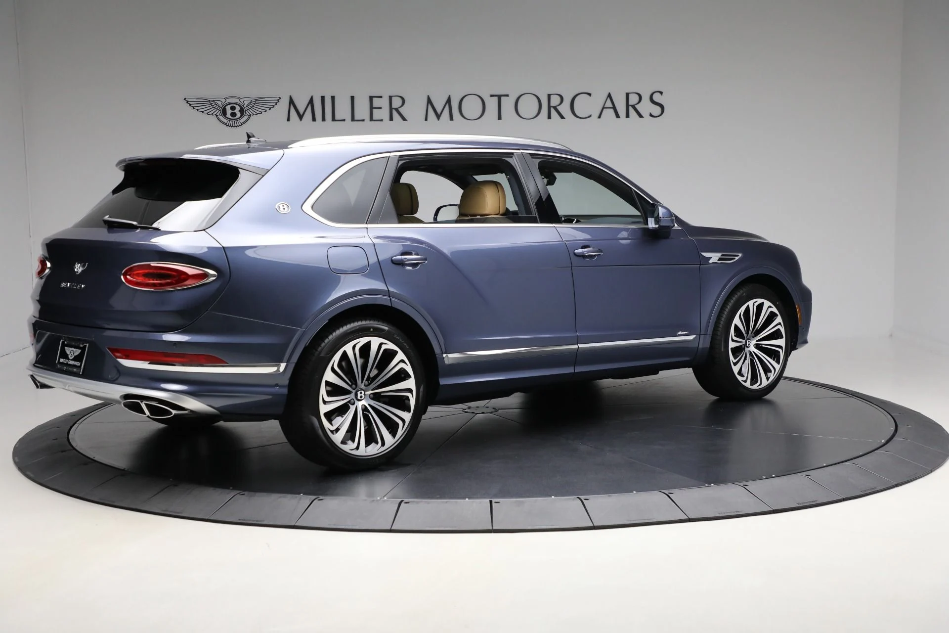 mph007_1331105689_New_2025_Bentley_Bentayga_EWB_Azure_V8_5051659965