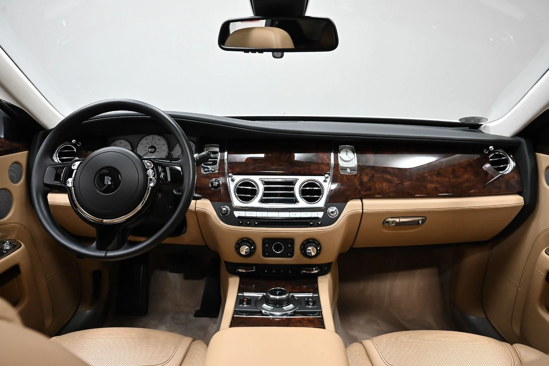 mph007_1331297389_Used_2017_Rolls_Royce_Ghost_1749695060_2d527a0025