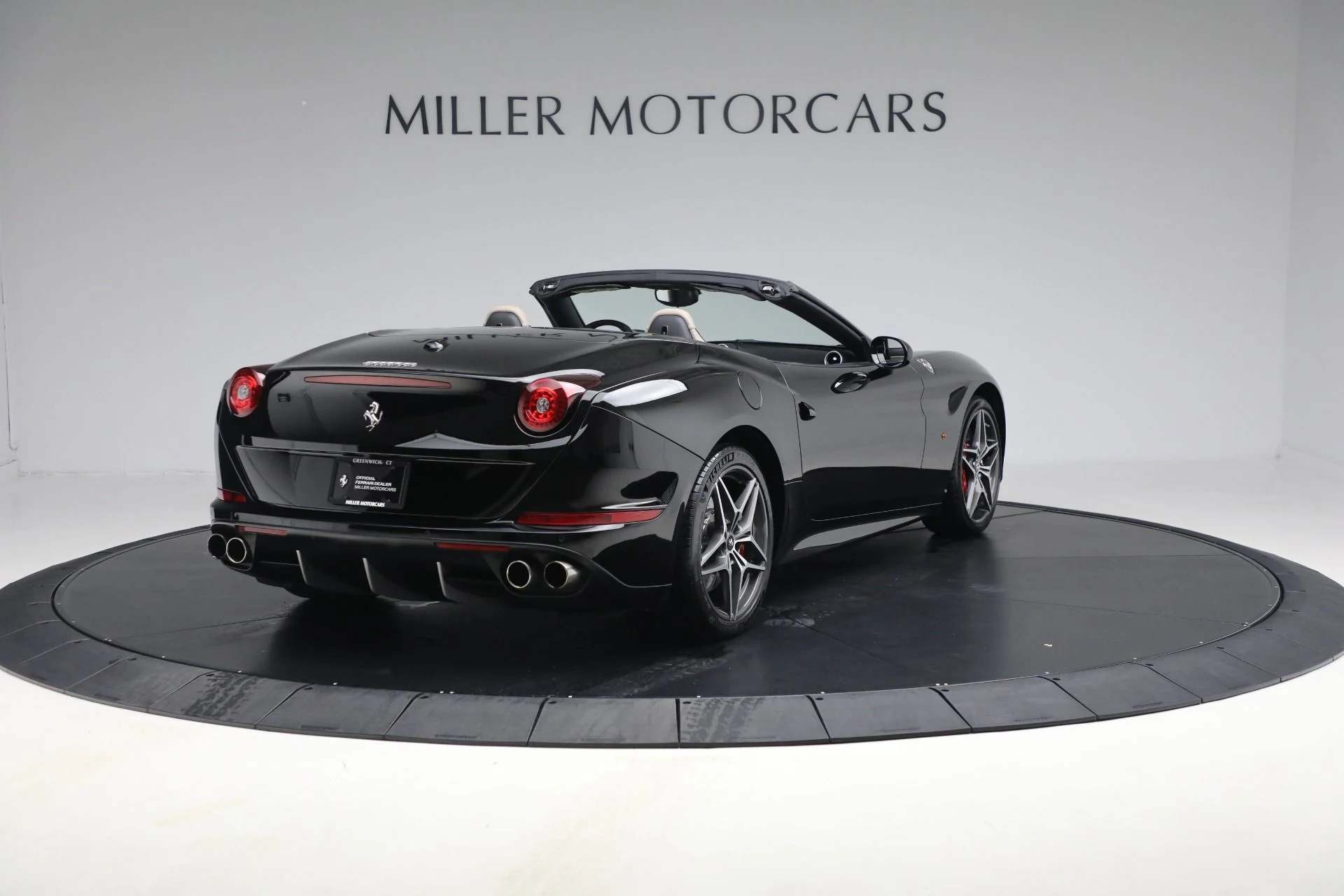 mph007_1333482327_Used_2016_Ferrari_California_T_1749504250_6e8e4aea9c
