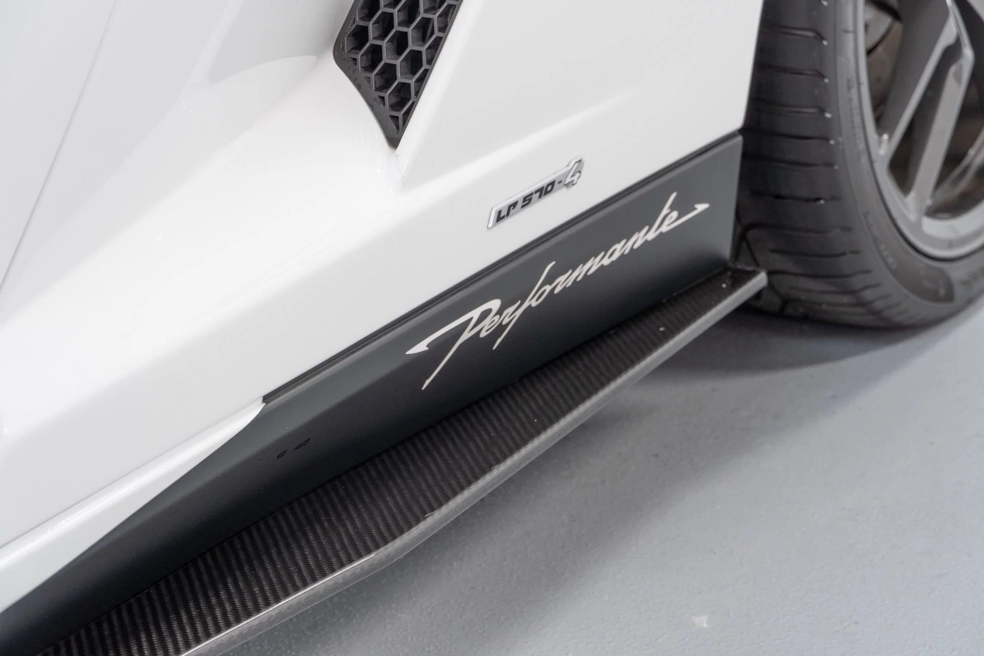 mph007_1334240877_Used_2012_Lamborghini_Gallardo_LP_570_4_Spyder_Performante_1755717130_42352057db