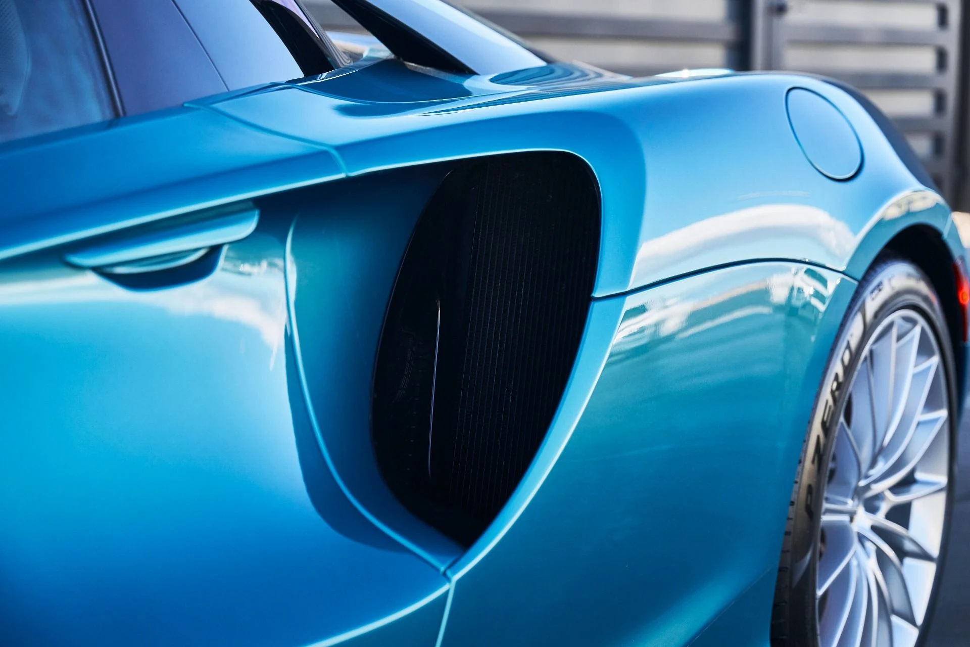 mph007_1341345909_Used_2025_Mc_Laren_Artura_1771382283_a420bb2ec1