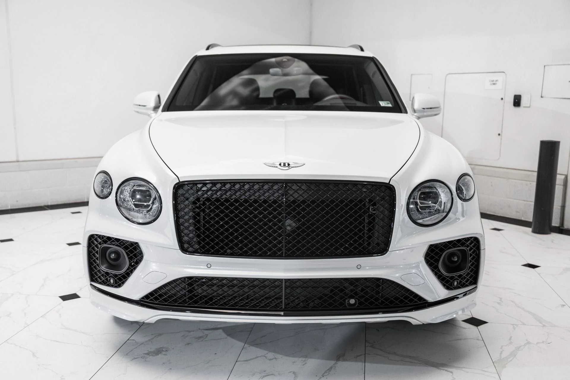 mph007_1342575973_Used_2021_Bentley_Bentayga_V8_1759421364_905e1462f9