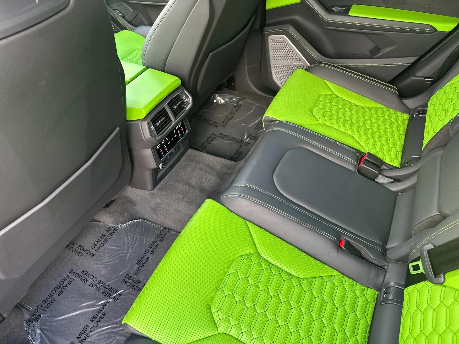 mph007_135117885_Used_2022_Lamborghini_Urus_1760538159_28399b6c77
