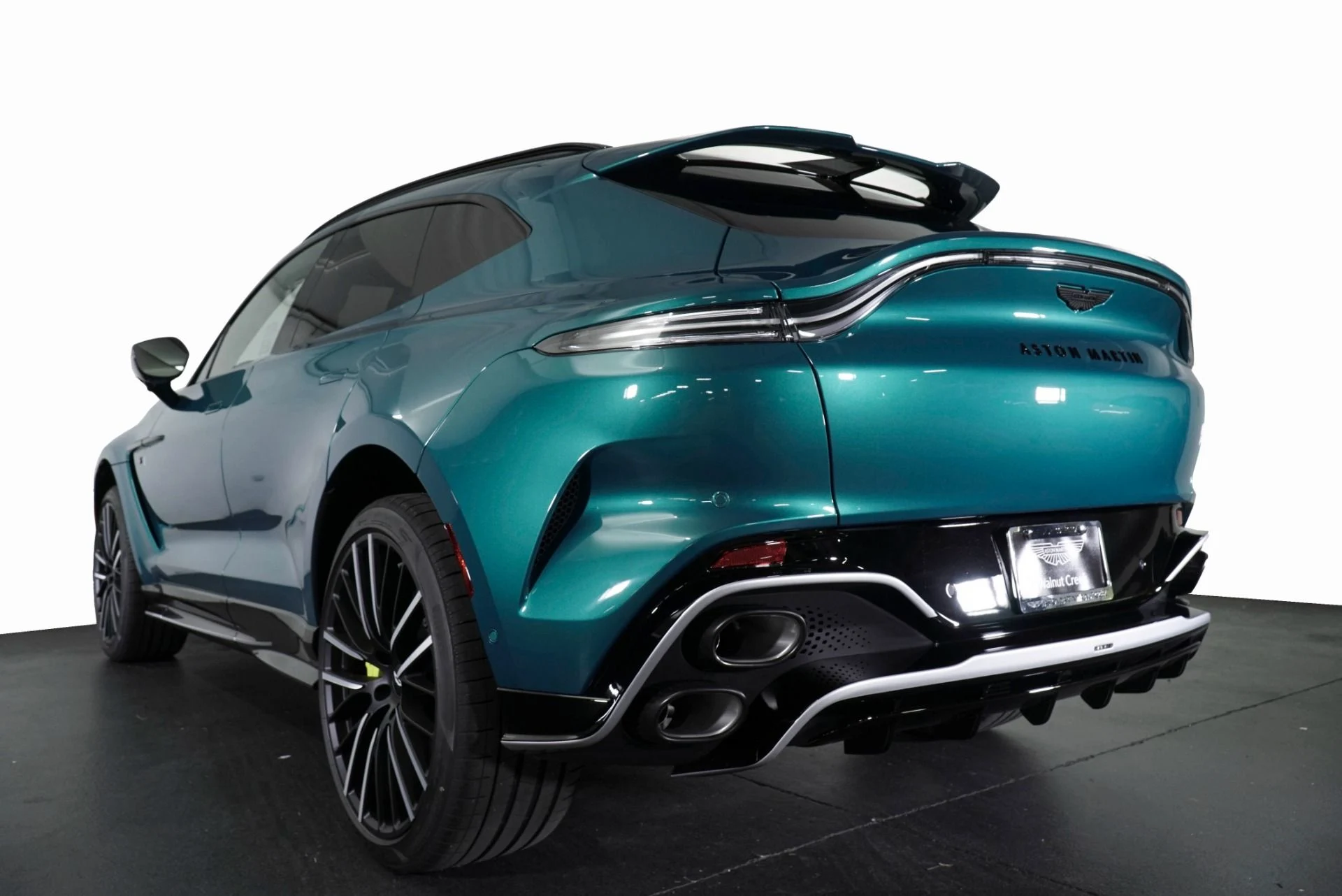 mph007_1354595332_New_2026_Aston_Martin_DBX_S_1768416197_a026019f7d