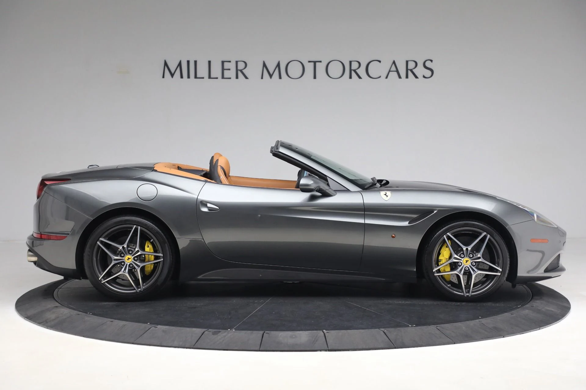 mph007_1395788091_Used_2017_Ferrari_California_T_1688060415_704c90faf2