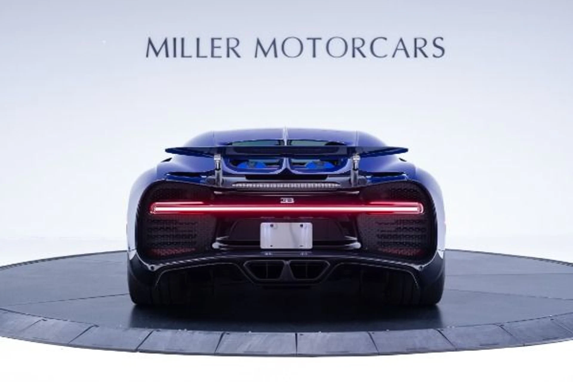 mph007_1399348802_Used_2018_Bugatti_Chiron_Chiron_19b3e12325