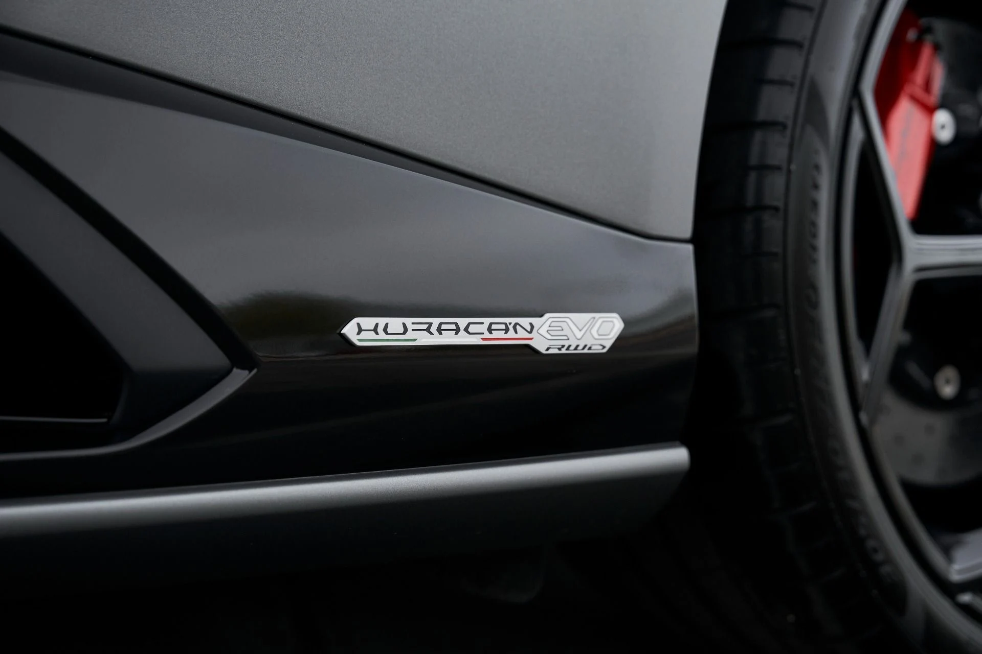 mph007_1402630387_Used_2023_Lamborghini_Huracan_EVO_Base_1769048995_a043606a09