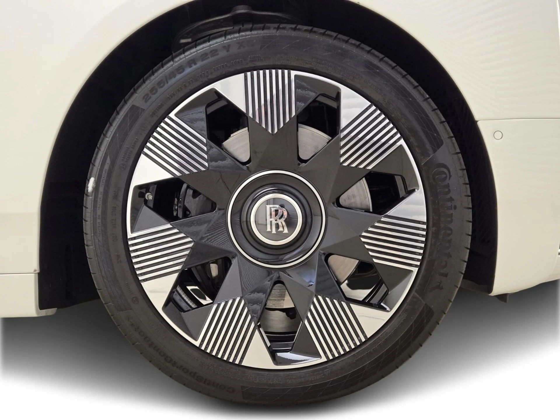 mph007_1403606256_Used_2023_Rolls_Royce_Phantom_1755413473_b74a2f008e