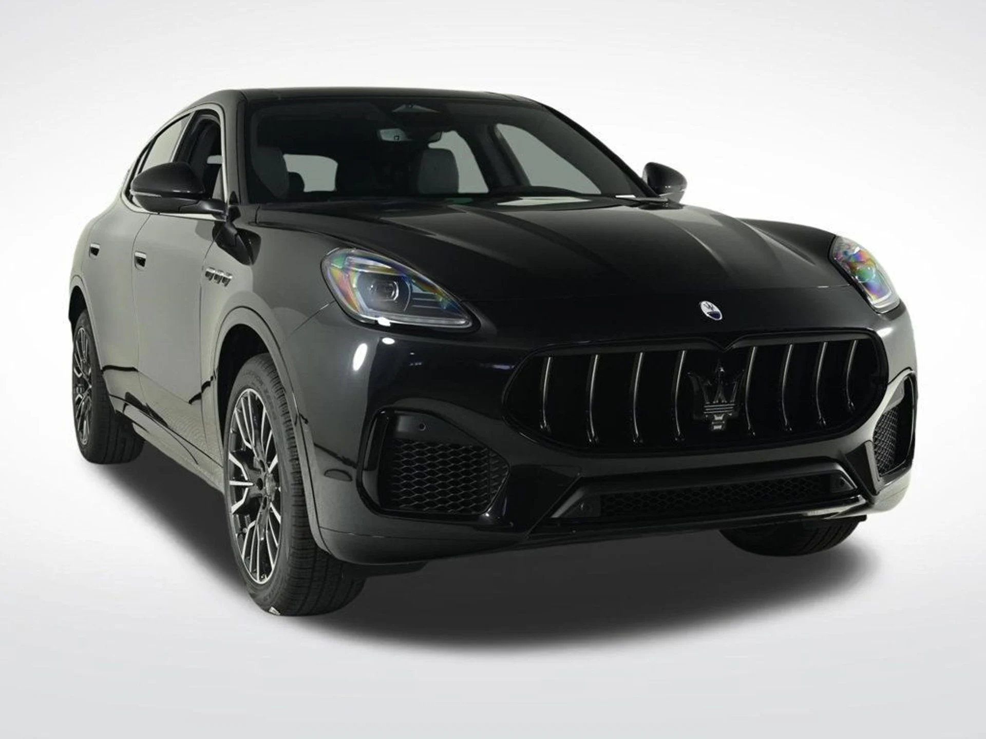 mph007_1413863873_used_2025_maserati_grecale_base_11350_22975672_7_1024_b8d0d466ea