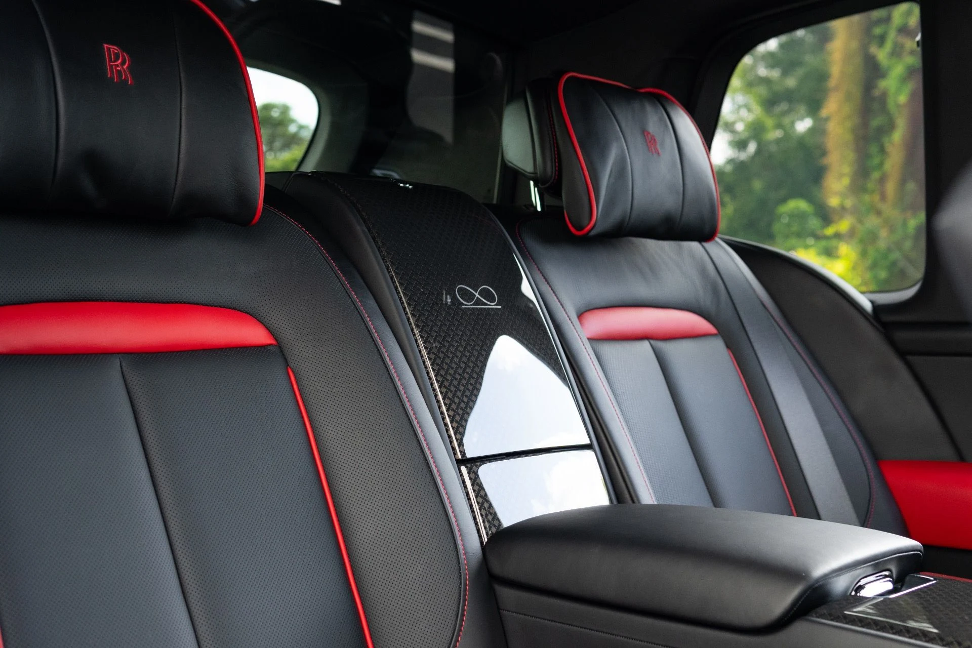 mph007_1415752640_Used_2022_Rolls_Royce_Black_Badge_Cullinan_1776130970_d95200fc6c