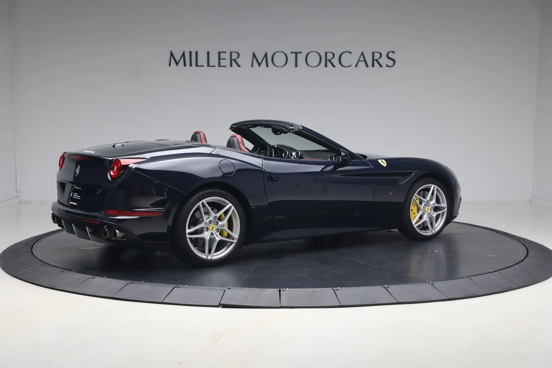 mph007_1417887712_Used_2016_Ferrari_California_T_1779312555_39c9a6fc2c