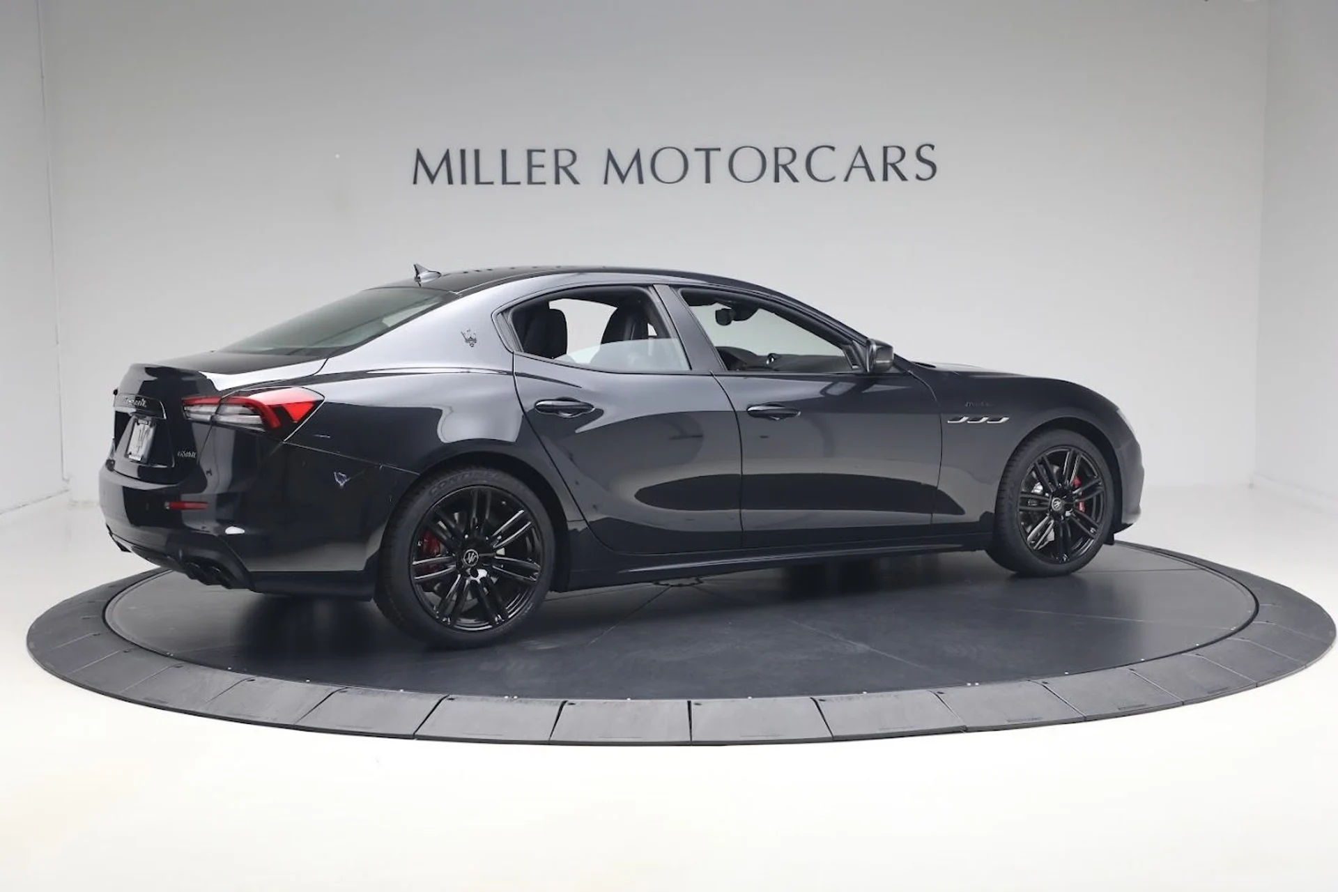 mph007_1429330514_Used_2023_Maserati_Ghibli_Modena_Q4_1783953364_5cfa46d4a6