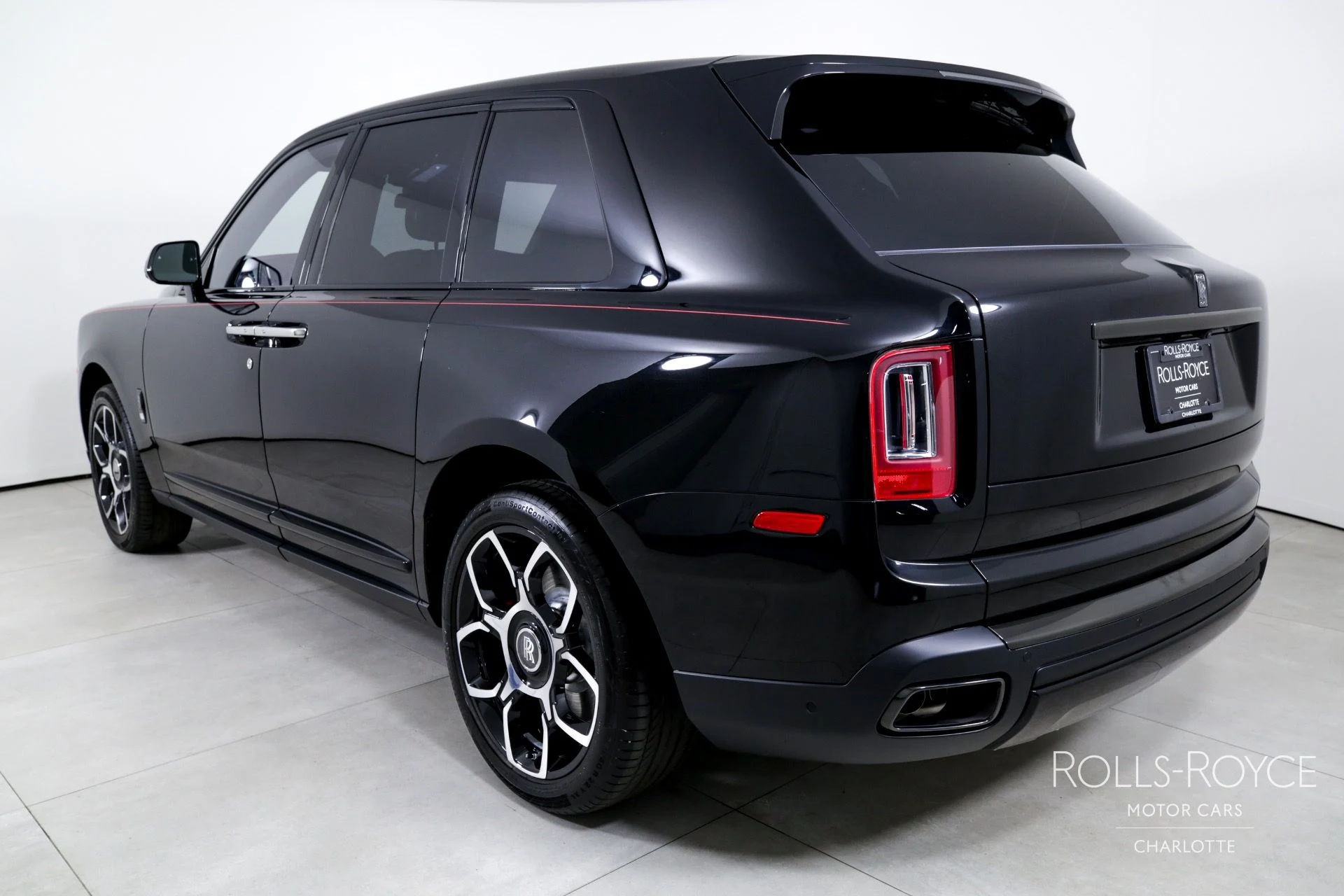 mph007_1434765127_Used_2024_Rolls_Royce_Black_Badge_Cullinan_1746462014_e7b2712684