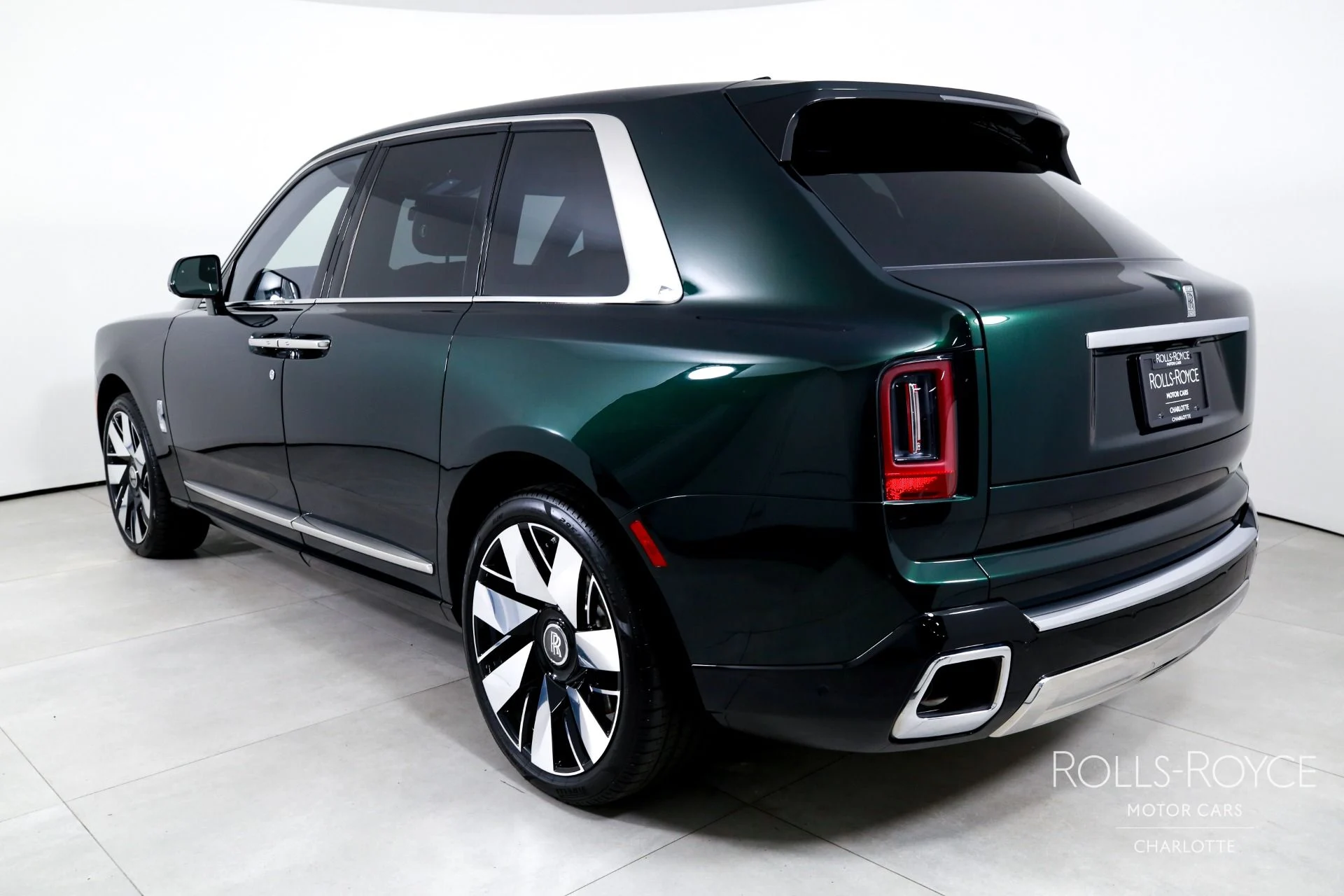 mph007_1443776436_Used_2026_Rolls_Royce_Cullinan_1782492923_55fdd2400d