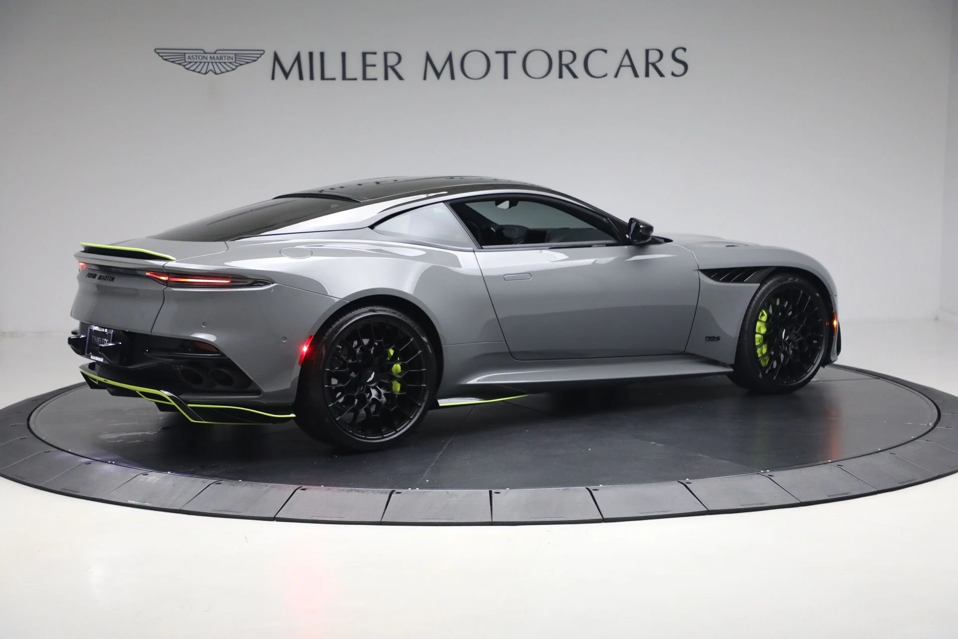 mph007_145915561_Used_2023_Aston_Martin_DBS_770_Ultimate_1786363395_7558346920