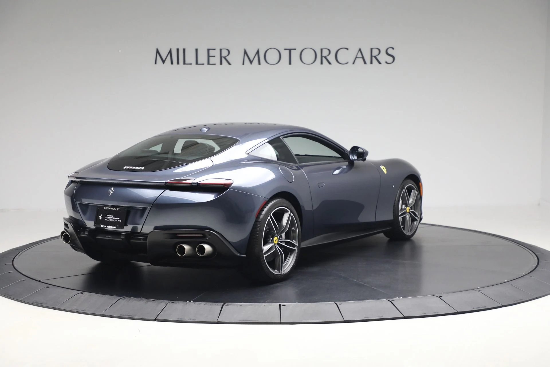 mph007_1460425200_Used_2021_Ferrari_Roma_a76c4ec12a