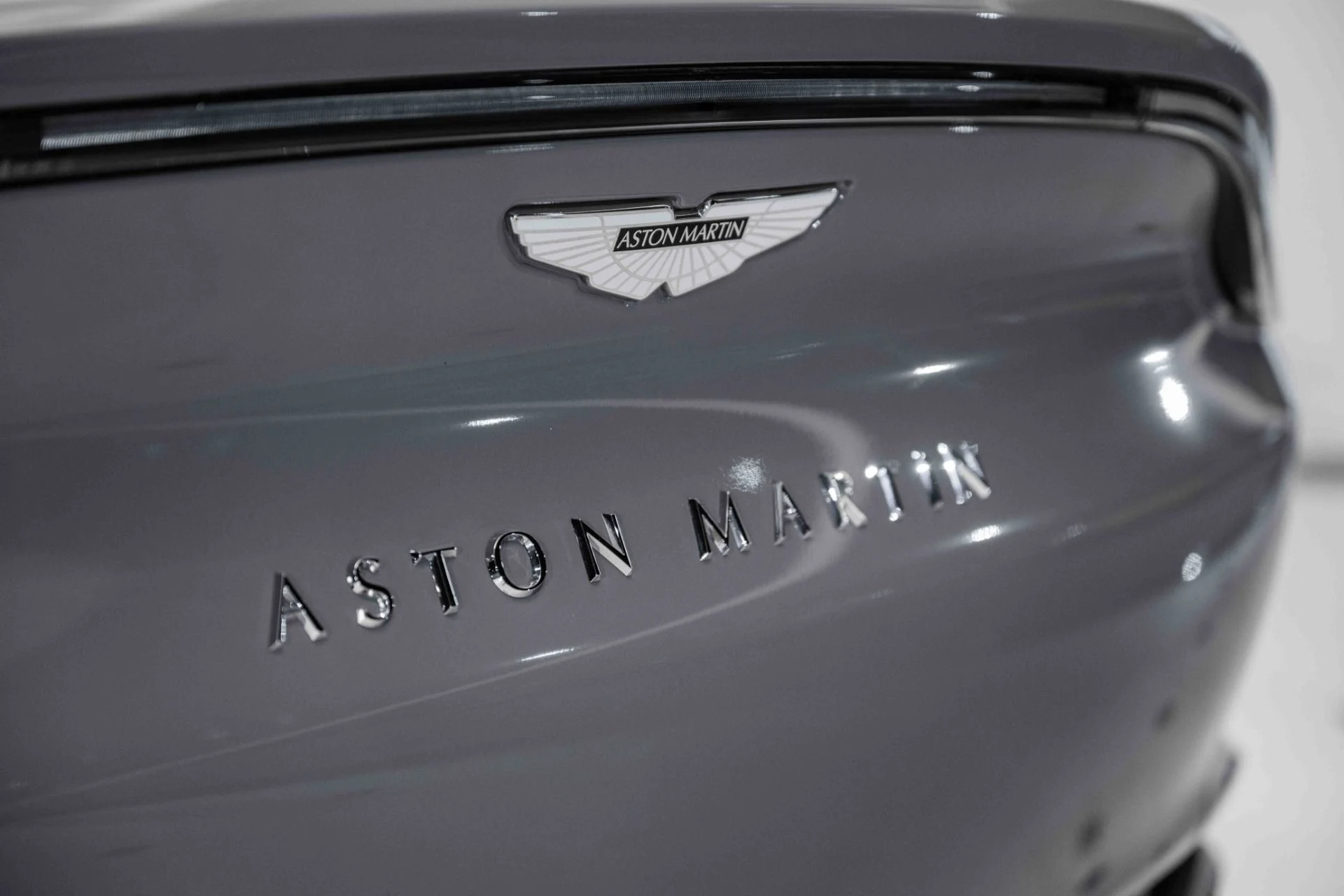 mph007_1461730122_Used_2023_Aston_Martin_DBX_707_1728832242_a20aed1347