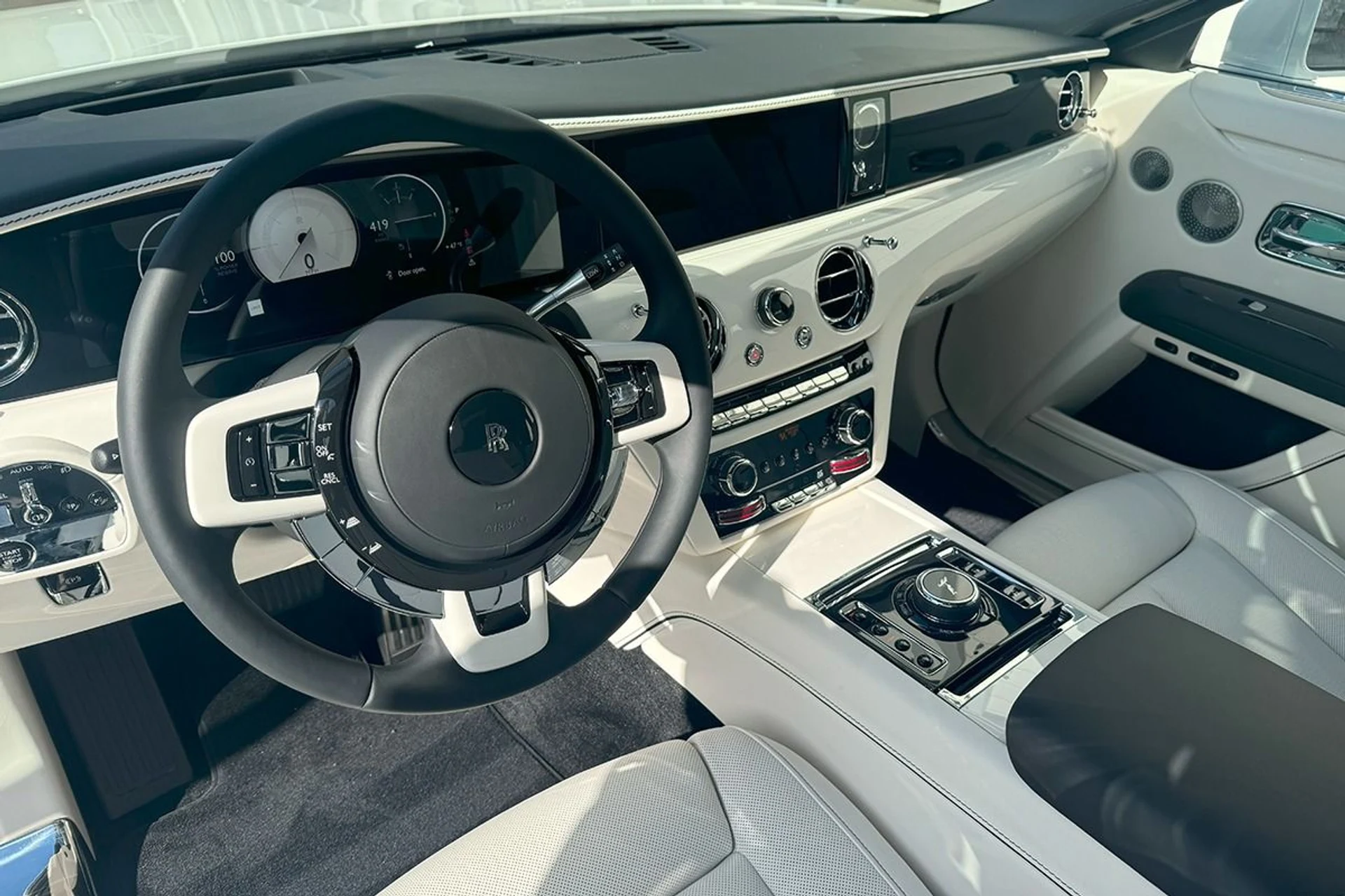mph007_1474208805_Used_2025_Rolls_Royce_Ghost_1740557144_1ad317ffd3