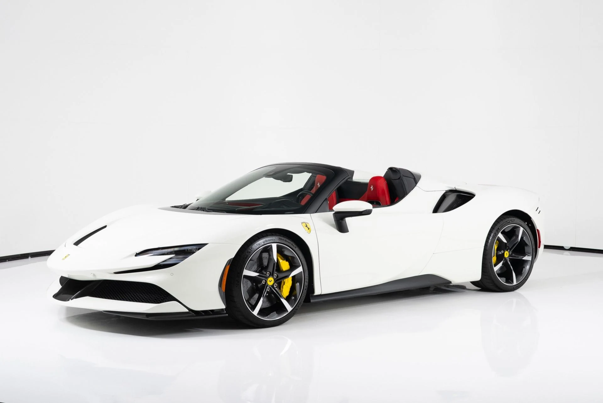 mph007_1474753129_Used_2024_Ferrari_SF_90_Spider_1755801503_9af7958bb8